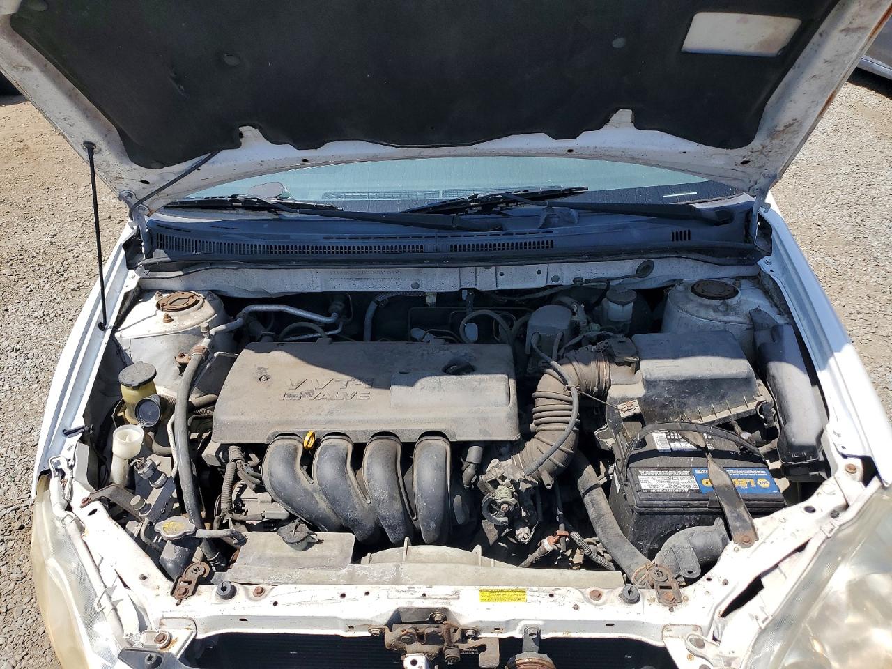 2003 Toyota Corolla Le White vin: JTDBR32E030021282