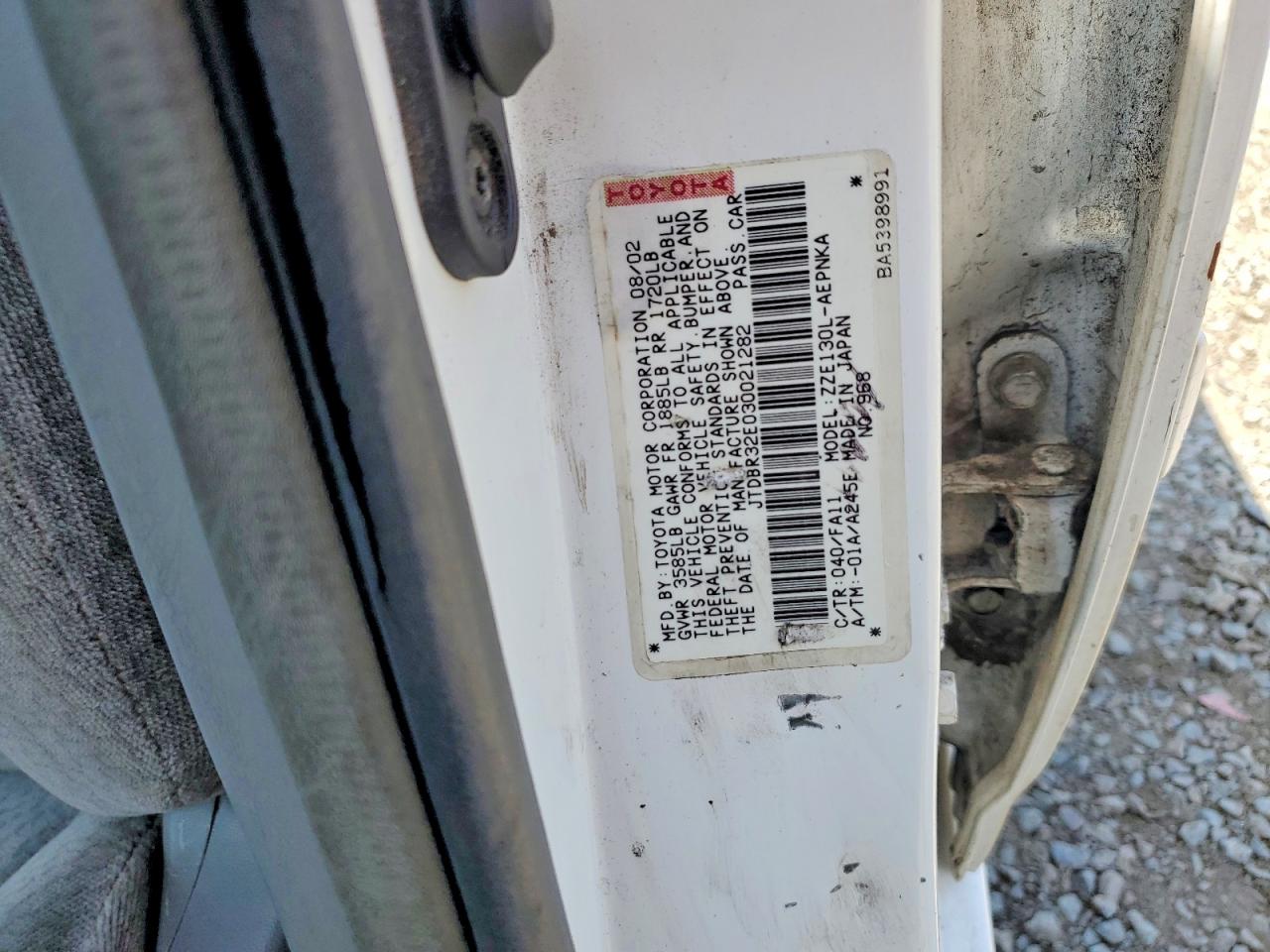 2003 Toyota Corolla Le White vin: JTDBR32E030021282