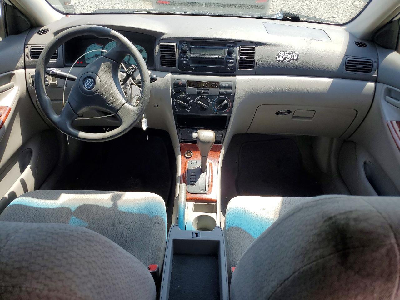 2003 Toyota Corolla Le White vin: JTDBR32E030021282