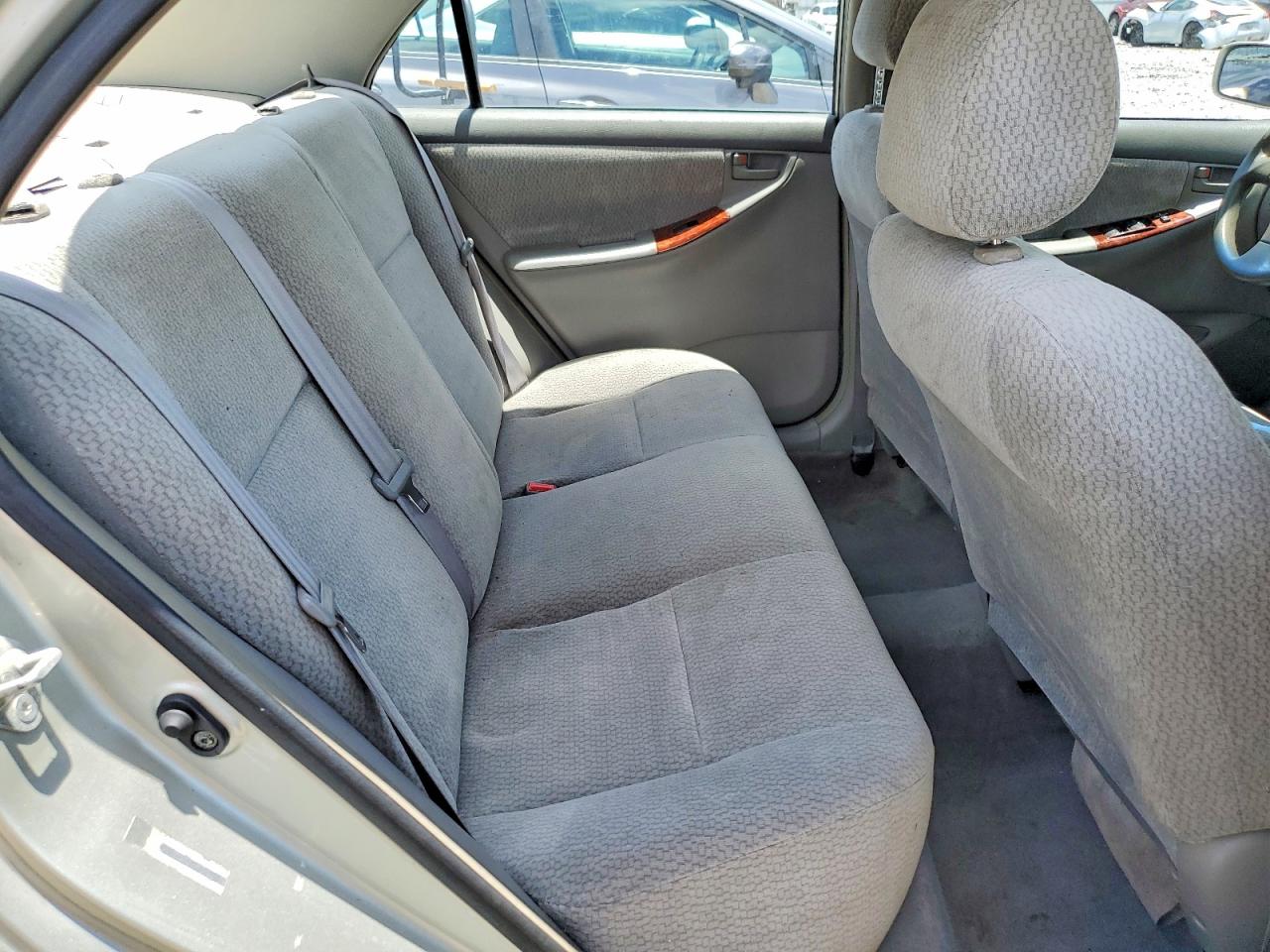 2003 Toyota Corolla Le Silver vin: JTDBR32E030027356