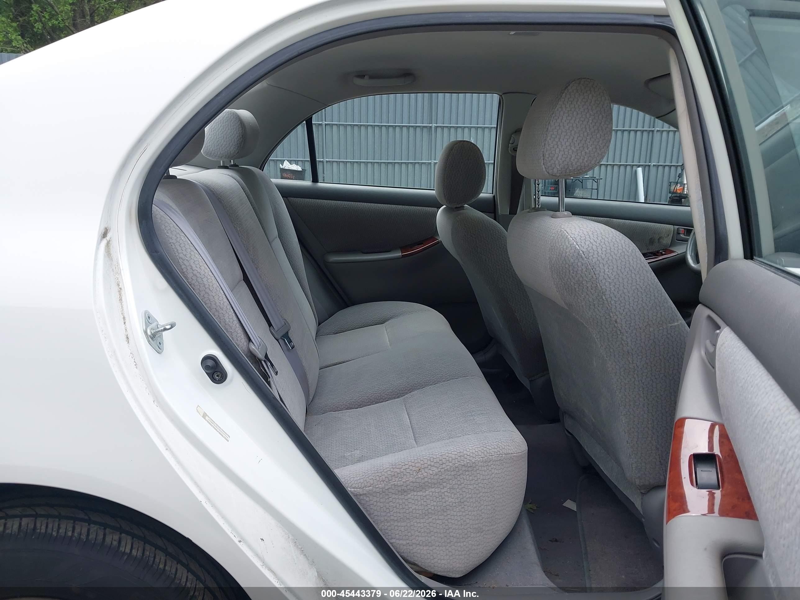 2003 Toyota Corolla Le Белый vin: JTDBR32E030028944