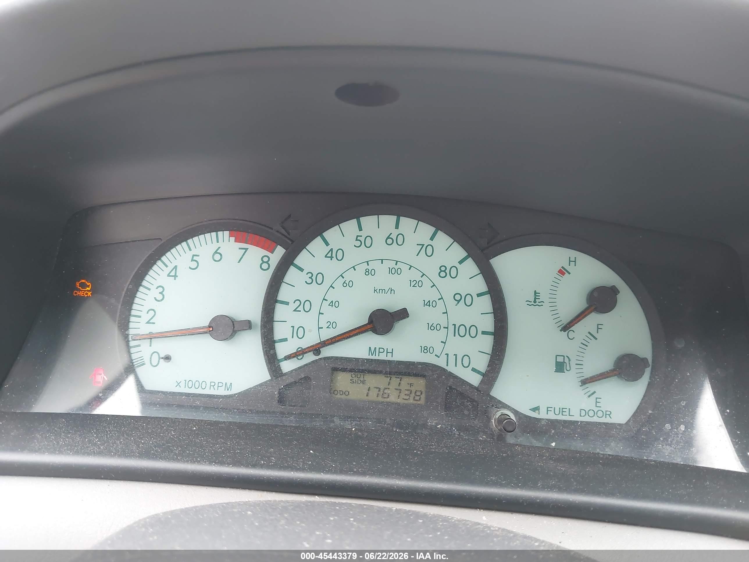 2003 Toyota Corolla Le Белый vin: JTDBR32E030028944