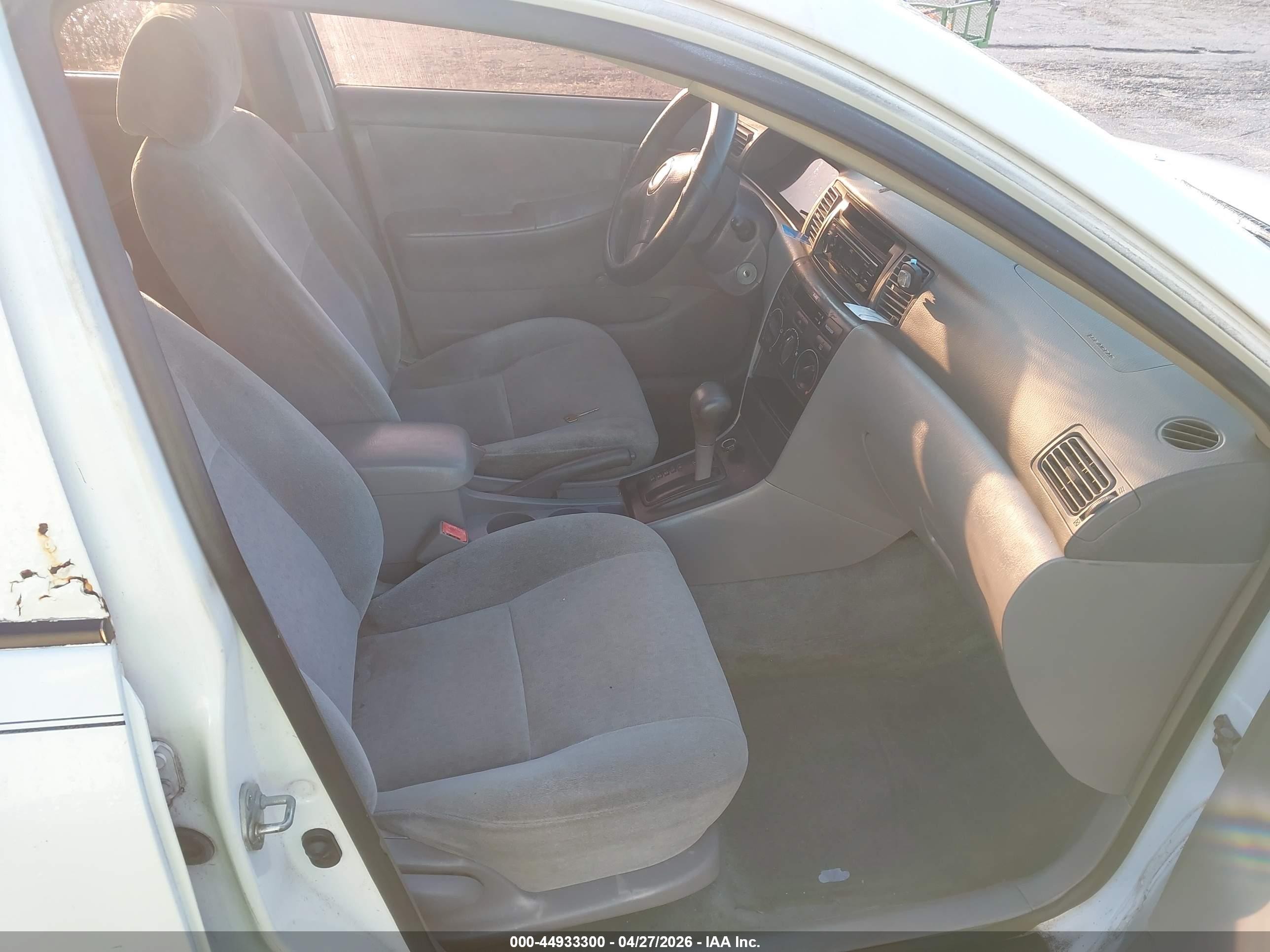 2003 Toyota Corolla Ce White vin: JTDBR32E030039667