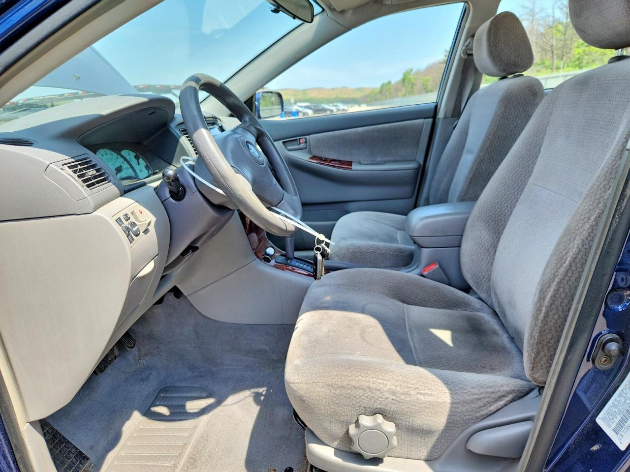 2003 Toyota Corolla Le Blue vin: JTDBR32E030044366