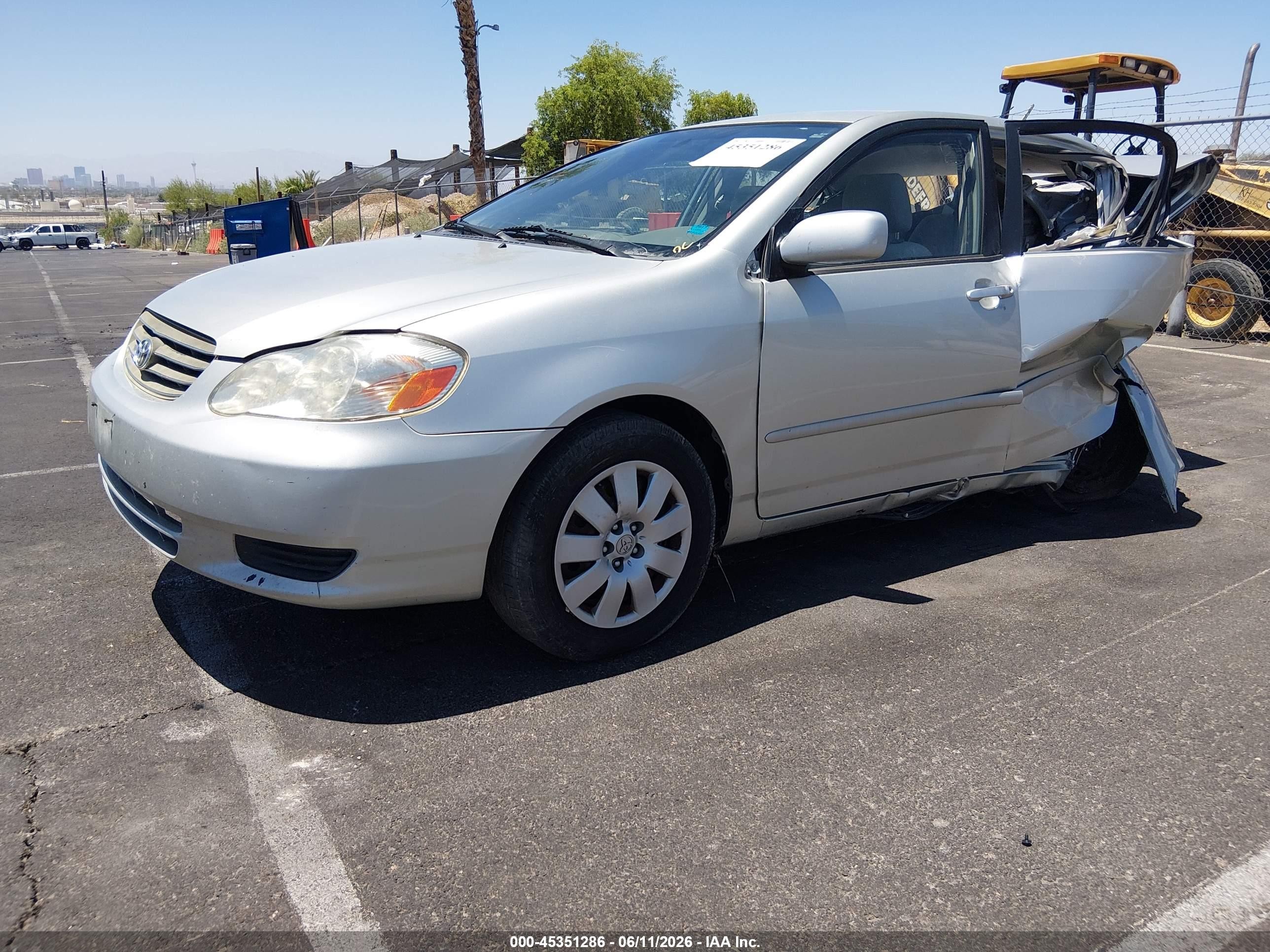 2004 Toyota Corolla Le Silver vin: JTDBR32E042020607