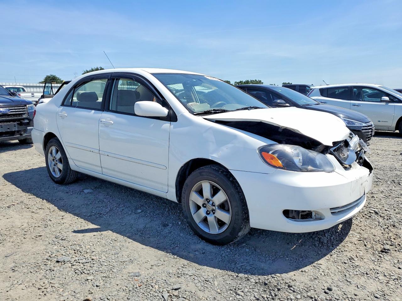 2004 Toyota Corolla Le White vin: JTDBR32E042024933