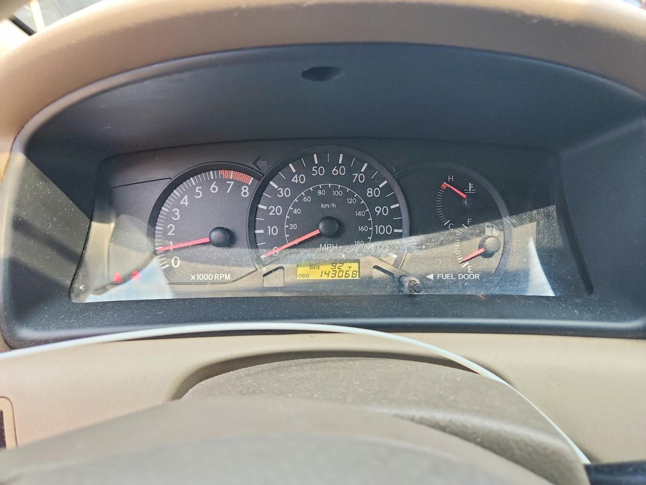 2005 Toyota Corolla Ce White vin: JTDBR32E052053043