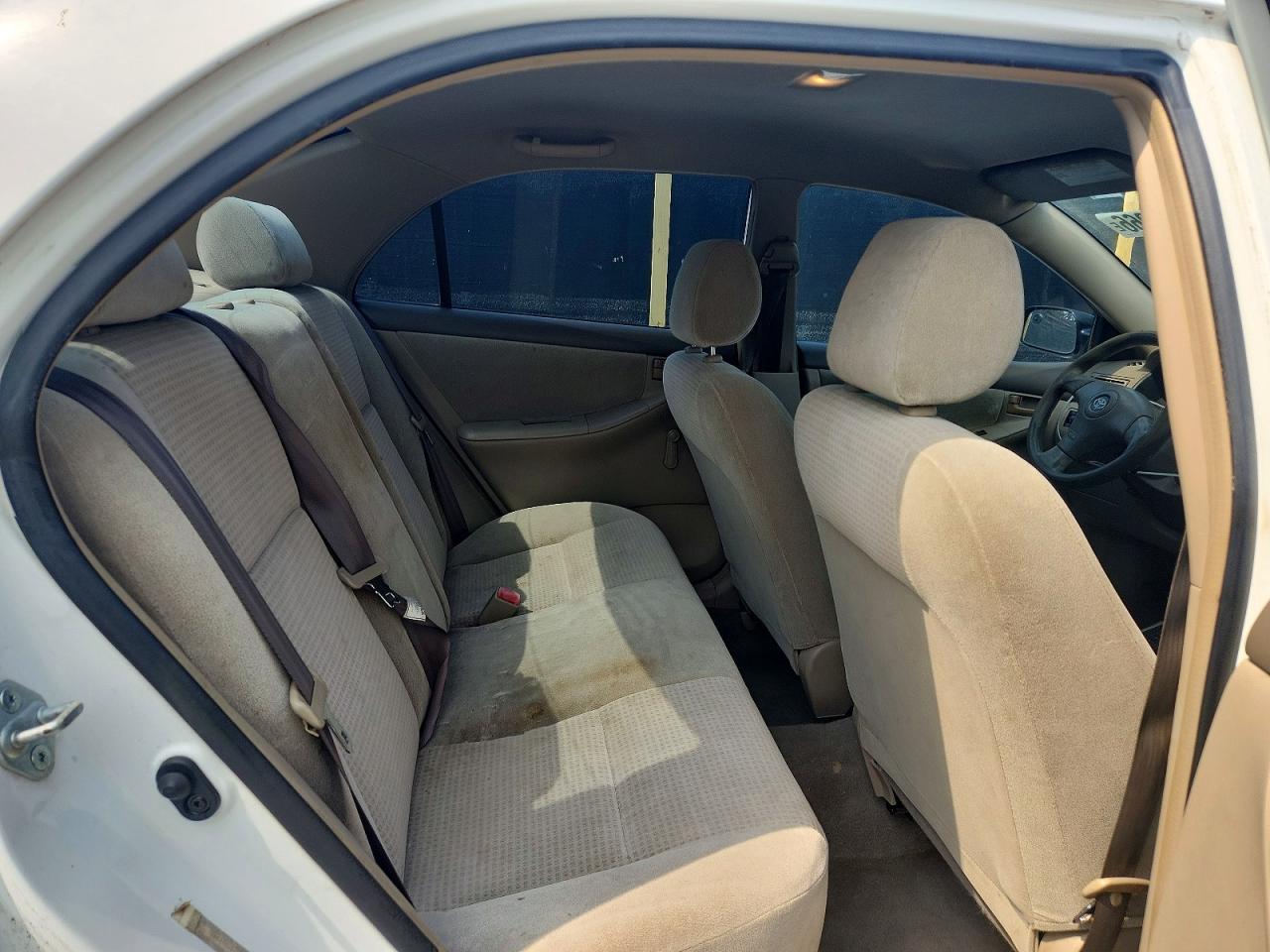 2005 Toyota Corolla Ce White vin: JTDBR32E052053043