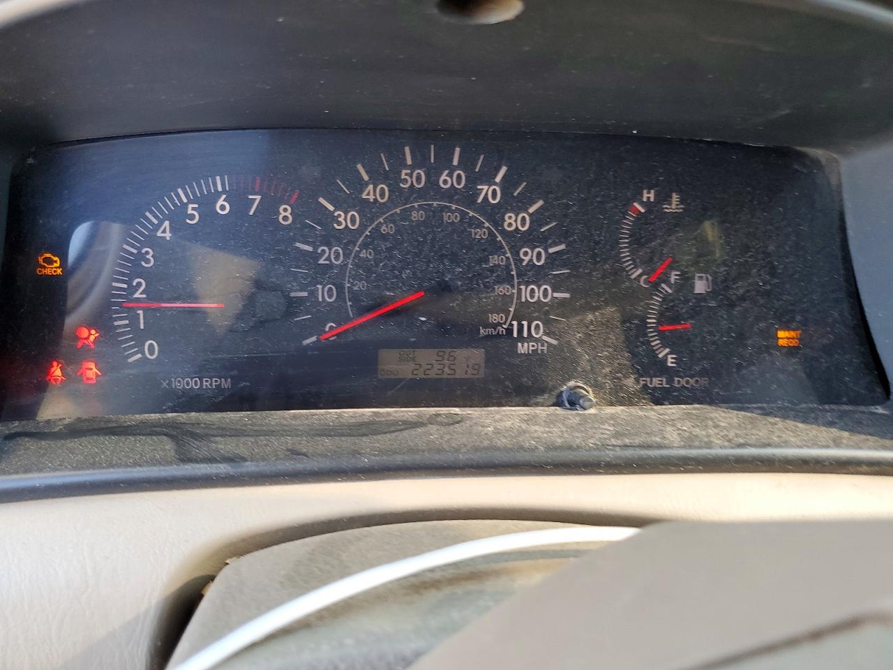 2005 Toyota Corolla Ce White vin: JTDBR32E052064477