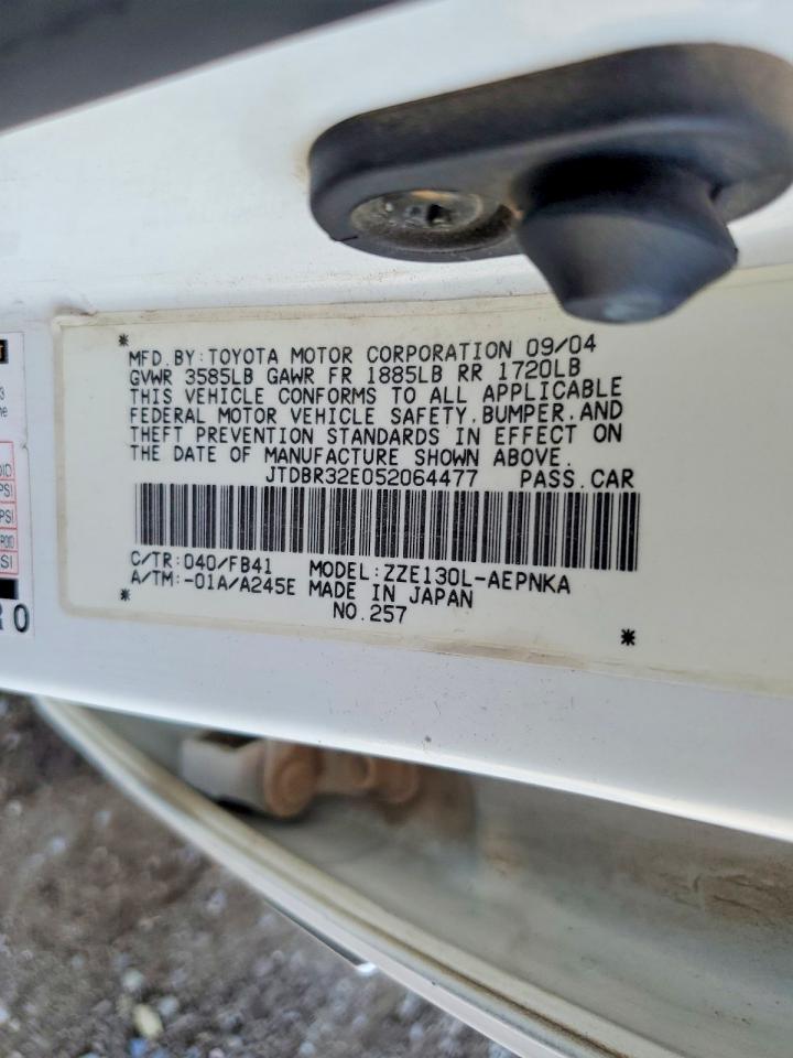 2005 Toyota Corolla Ce White vin: JTDBR32E052064477