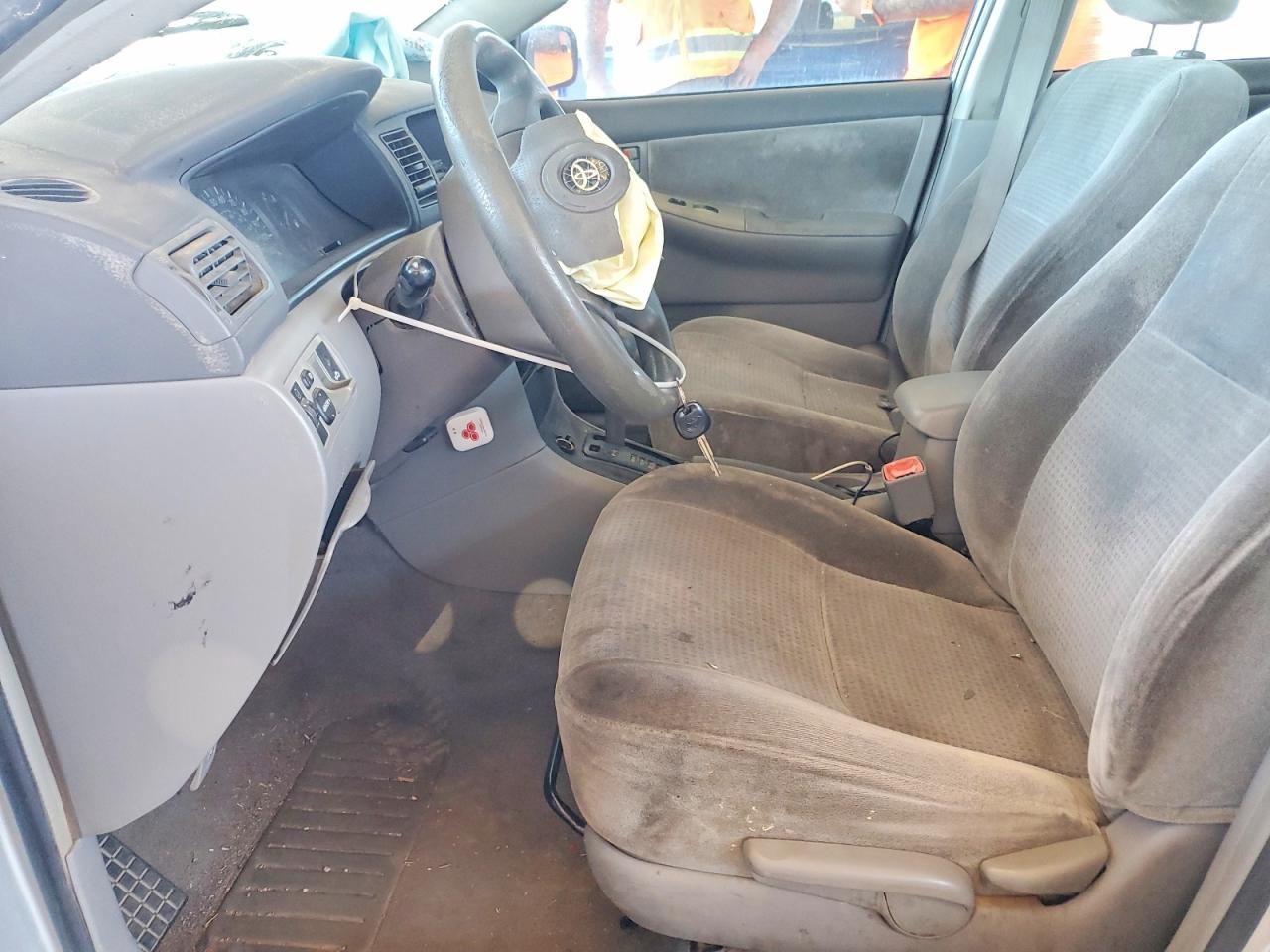 2006 Toyota Corolla Ce Silver vin: JTDBR32E060082779