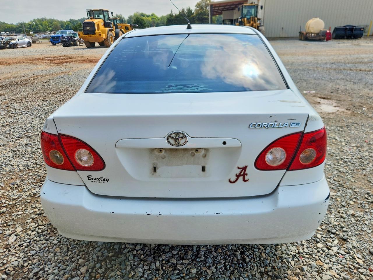 2007 Toyota Corolla Ce White vin: JTDBR32E070106127