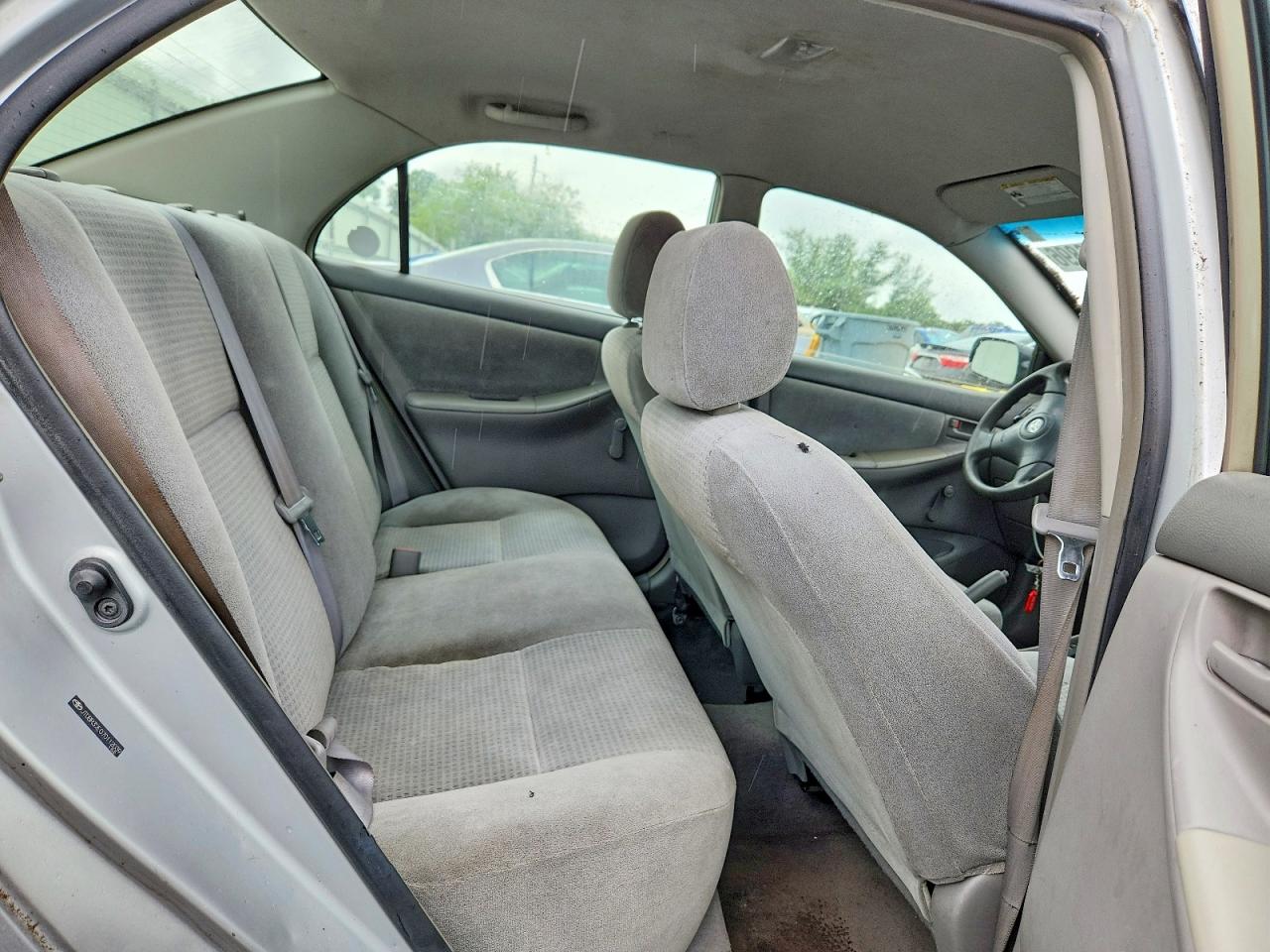 2007 Toyota Corolla Ce Silver vin: JTDBR32E070112039