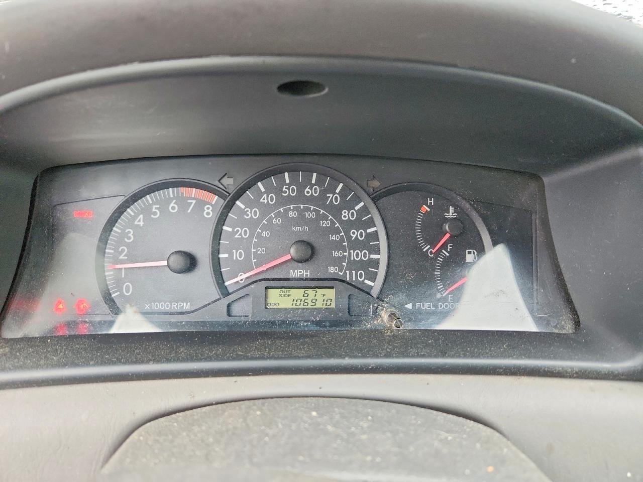 2007 Toyota Corolla Ce Silver vin: JTDBR32E070112039