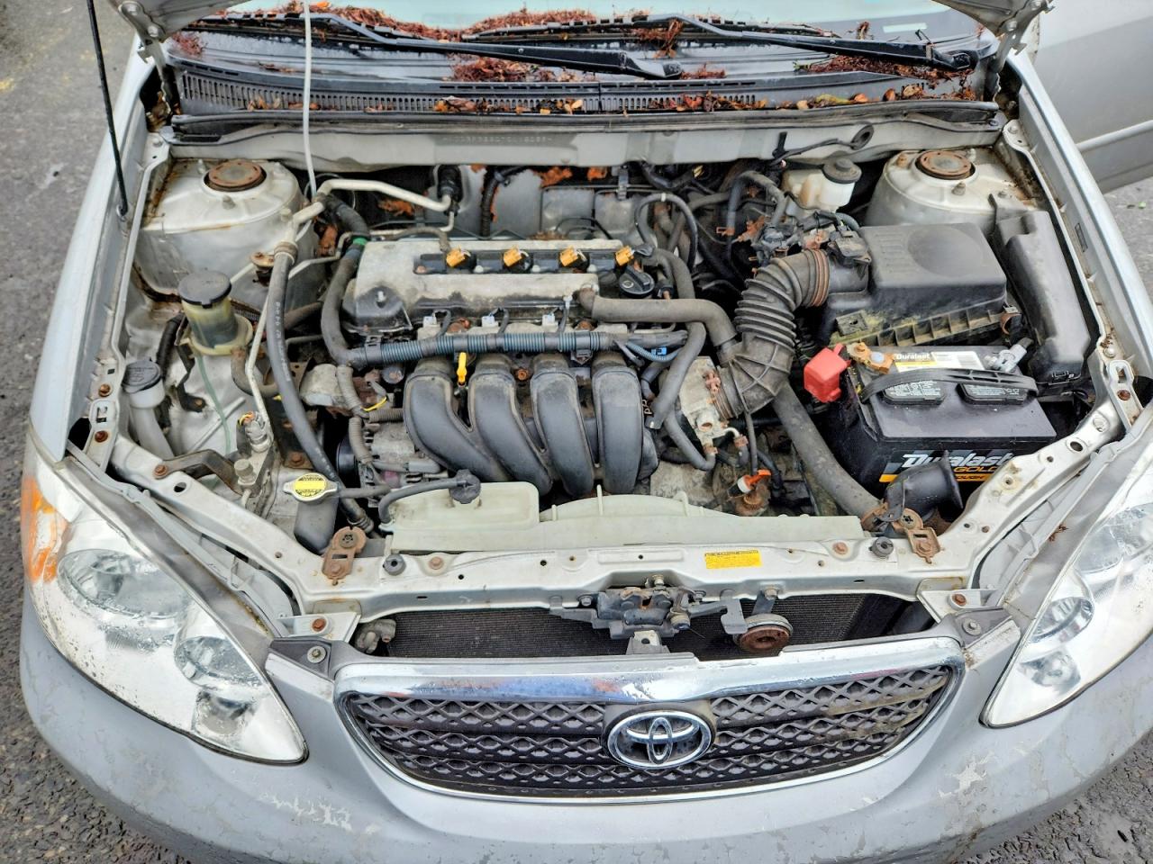 2007 Toyota Corolla Ce Silver vin: JTDBR32E070112039
