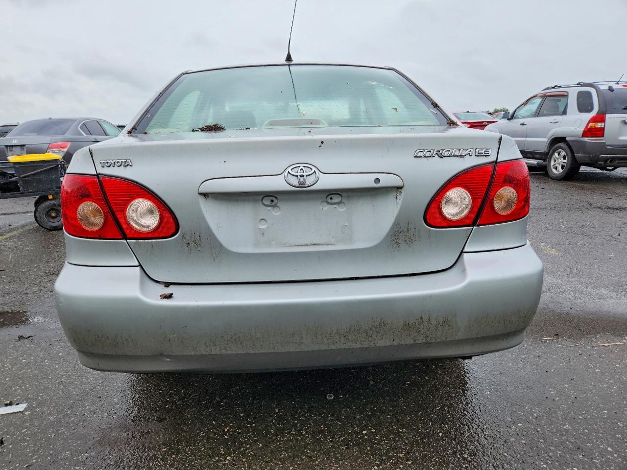2007 Toyota Corolla Ce Silver vin: JTDBR32E070112039