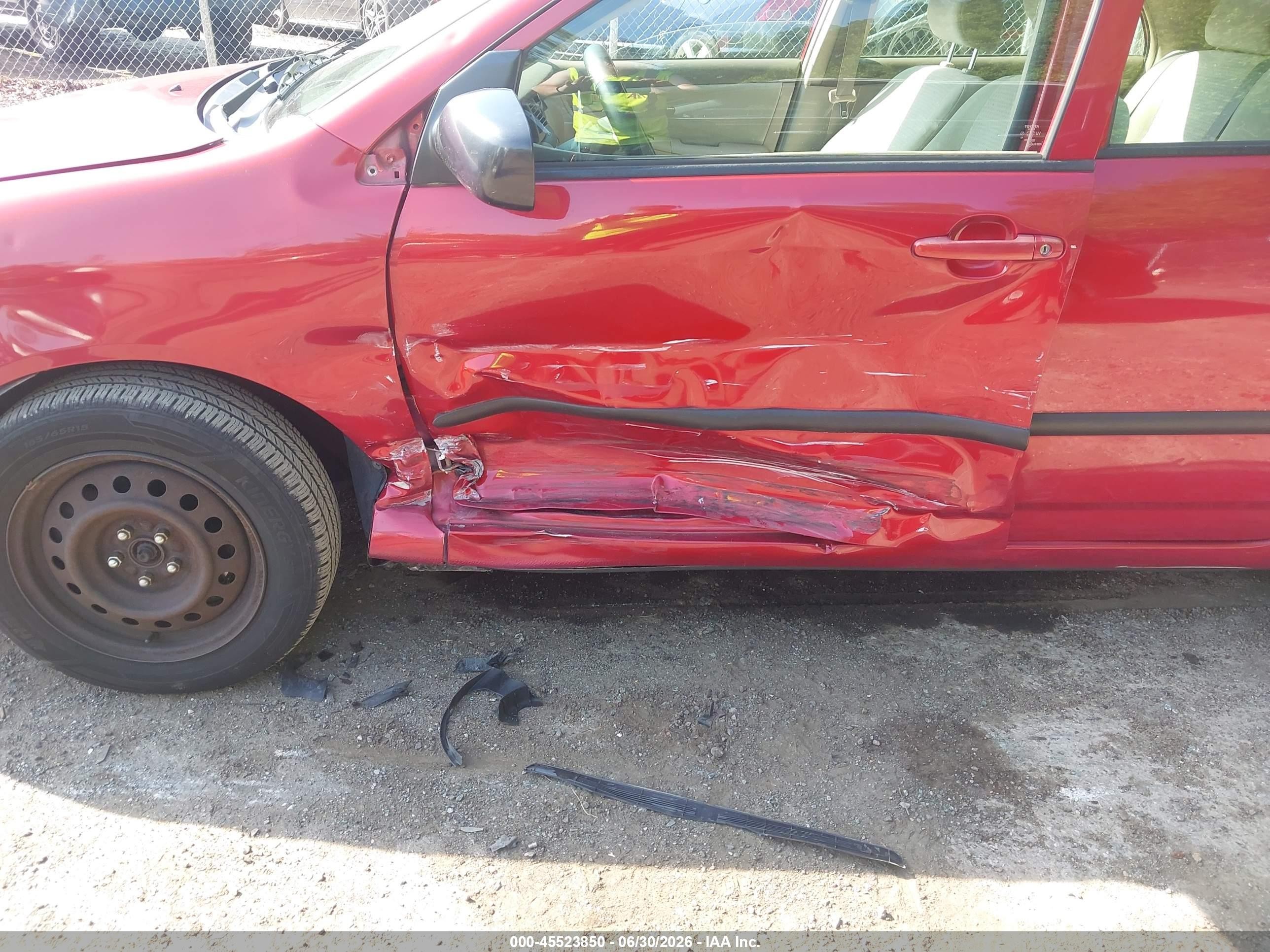 2007 Toyota Corolla Ce Red vin: JTDBR32E070120612