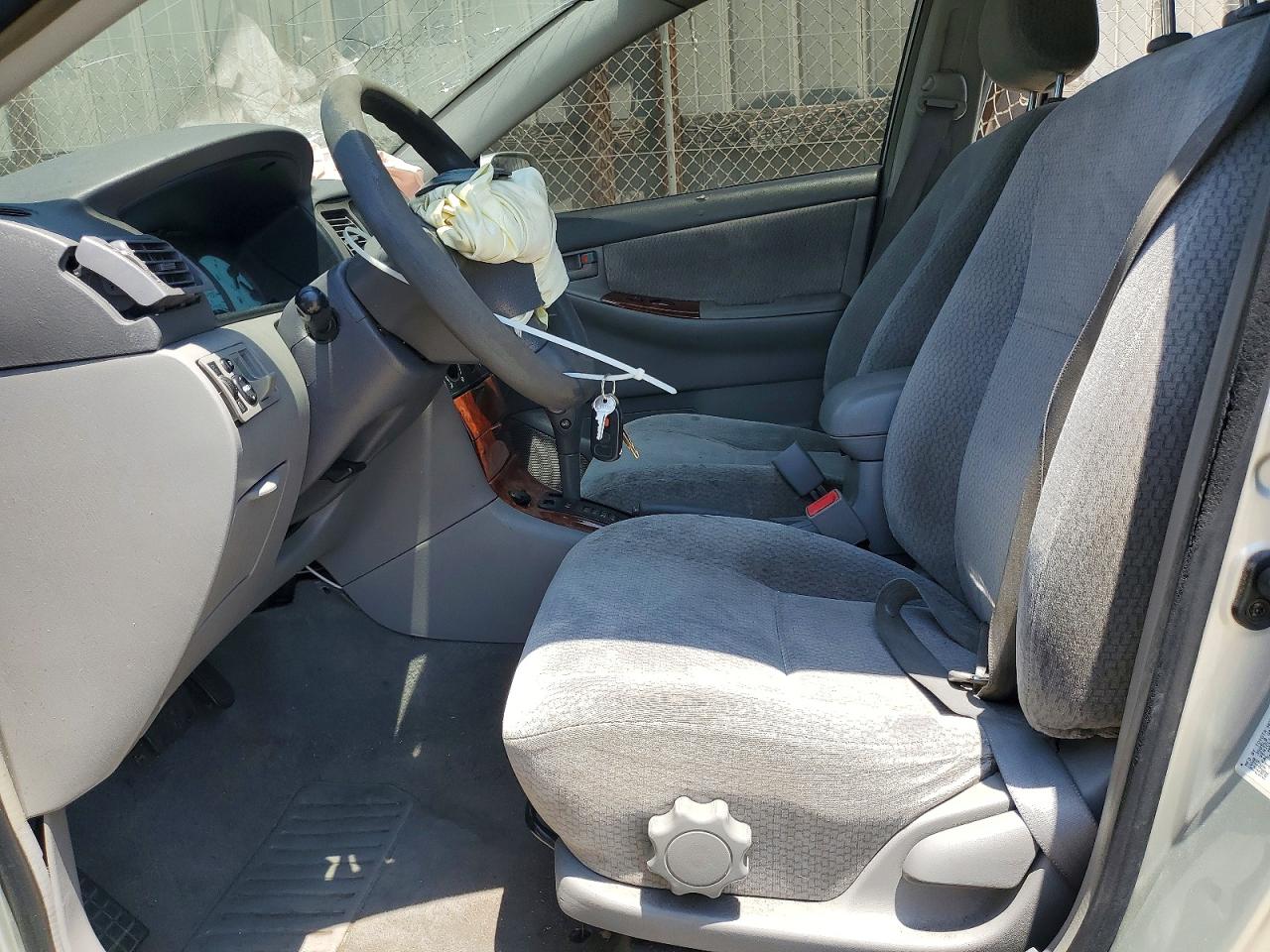 2003 Toyota Corolla Le Silver vin: JTDBR32E130034574