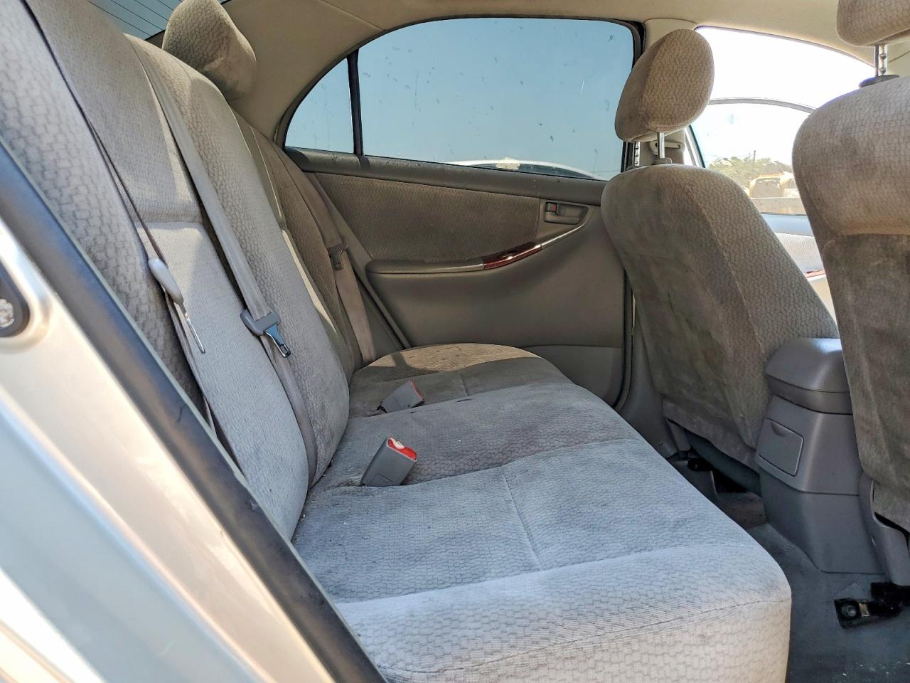 2003 Toyota Corolla Le Silver vin: JTDBR32E130034574
