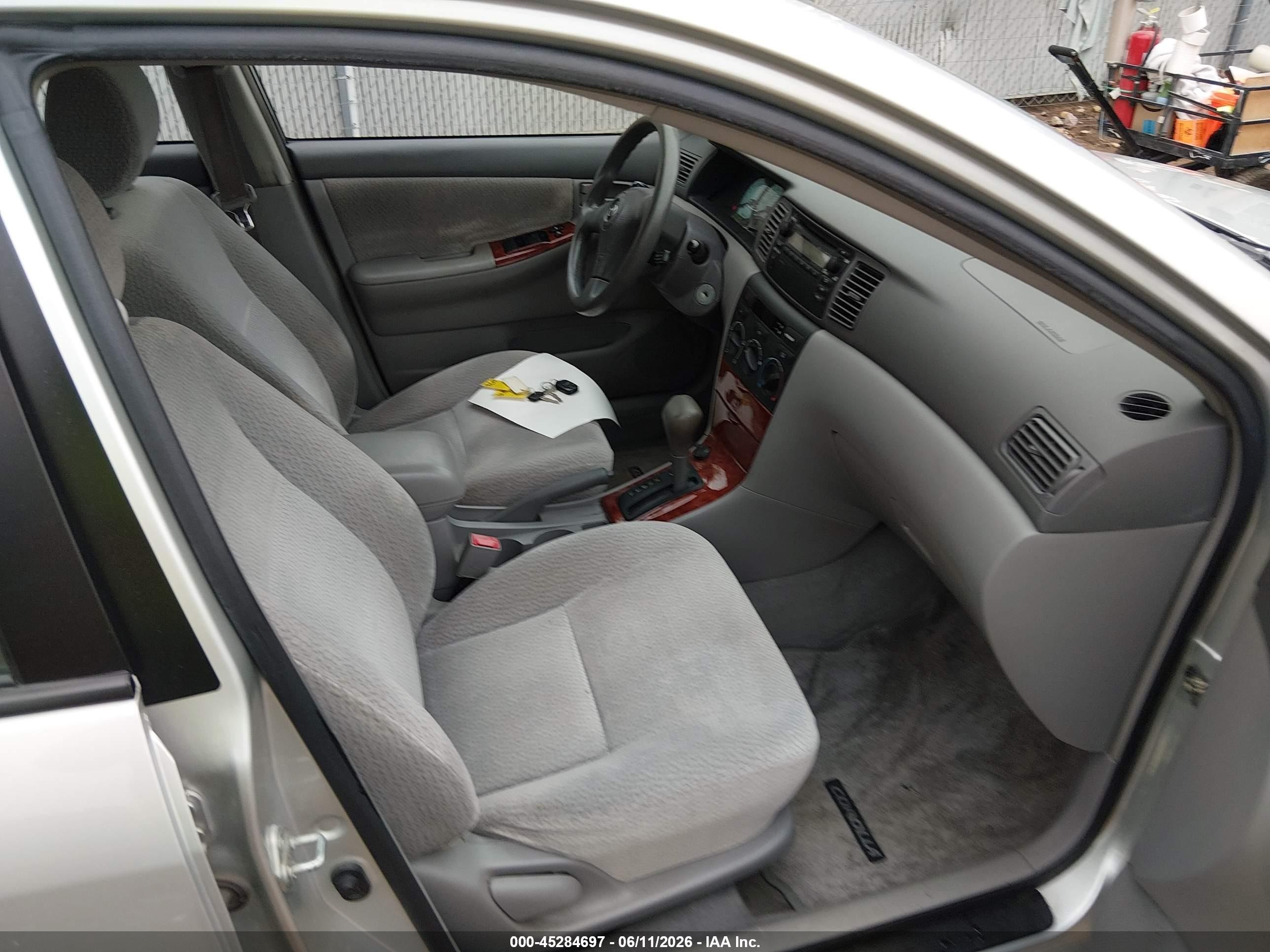 2003 Toyota Corolla Le Silver vin: JTDBR32E132016032