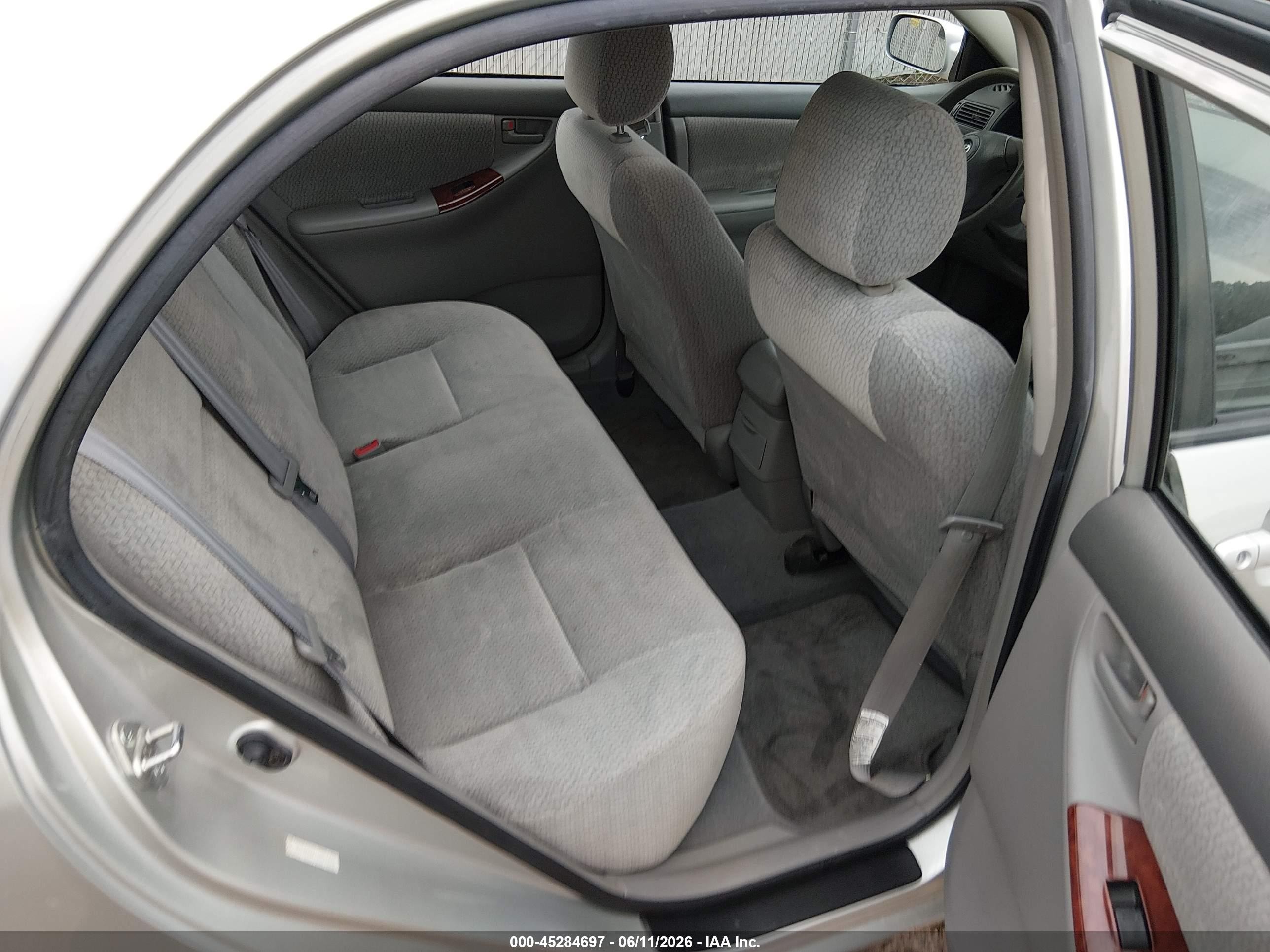 2003 Toyota Corolla Le Silver vin: JTDBR32E132016032