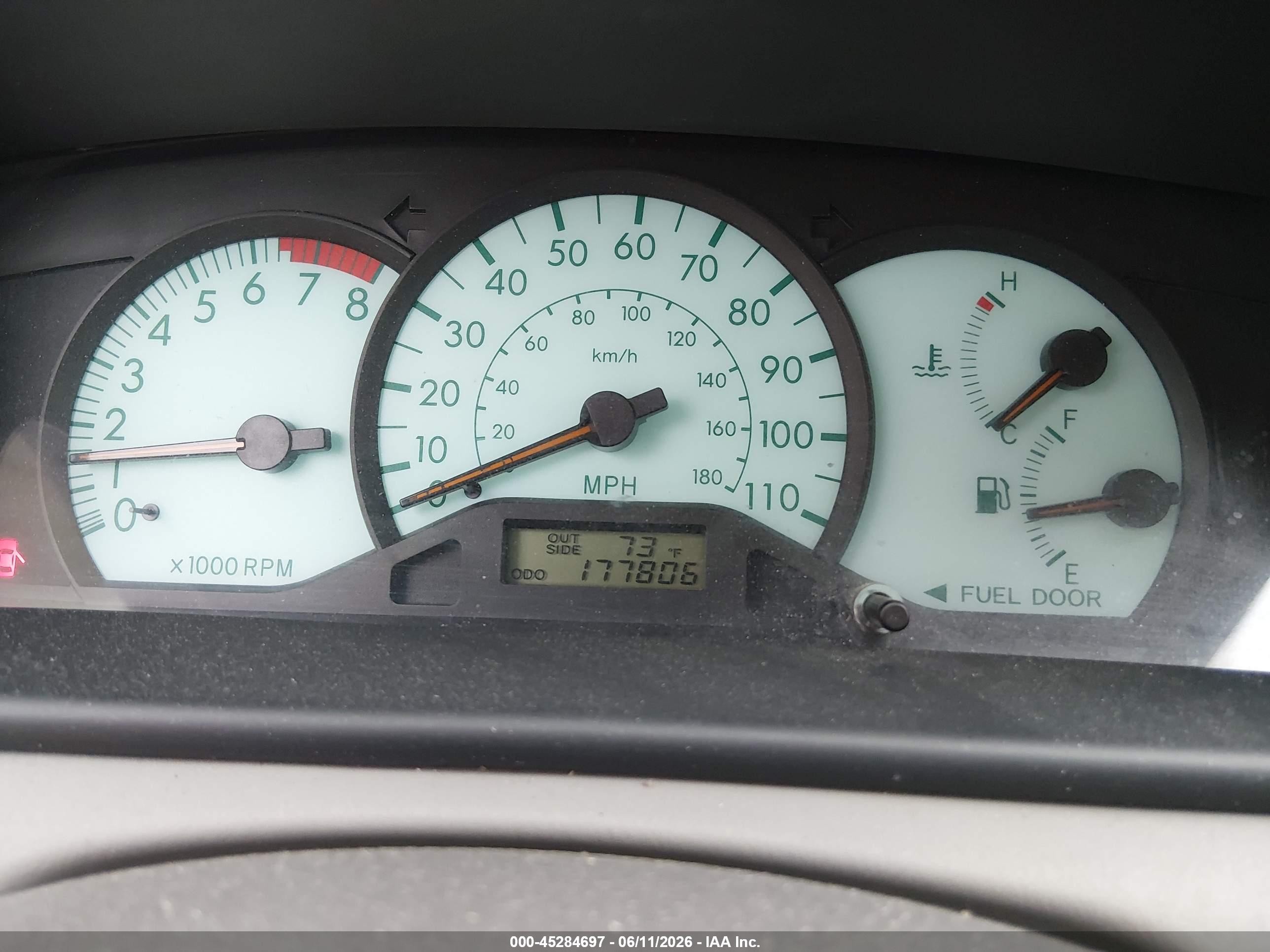 2003 Toyota Corolla Le Silver vin: JTDBR32E132016032