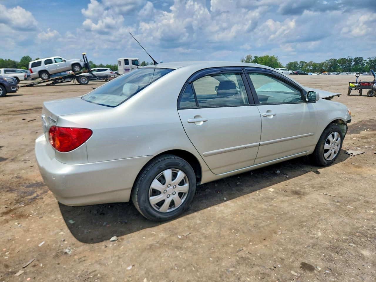 2004 Toyota Corolla Le Silver vin: JTDBR32E142021359