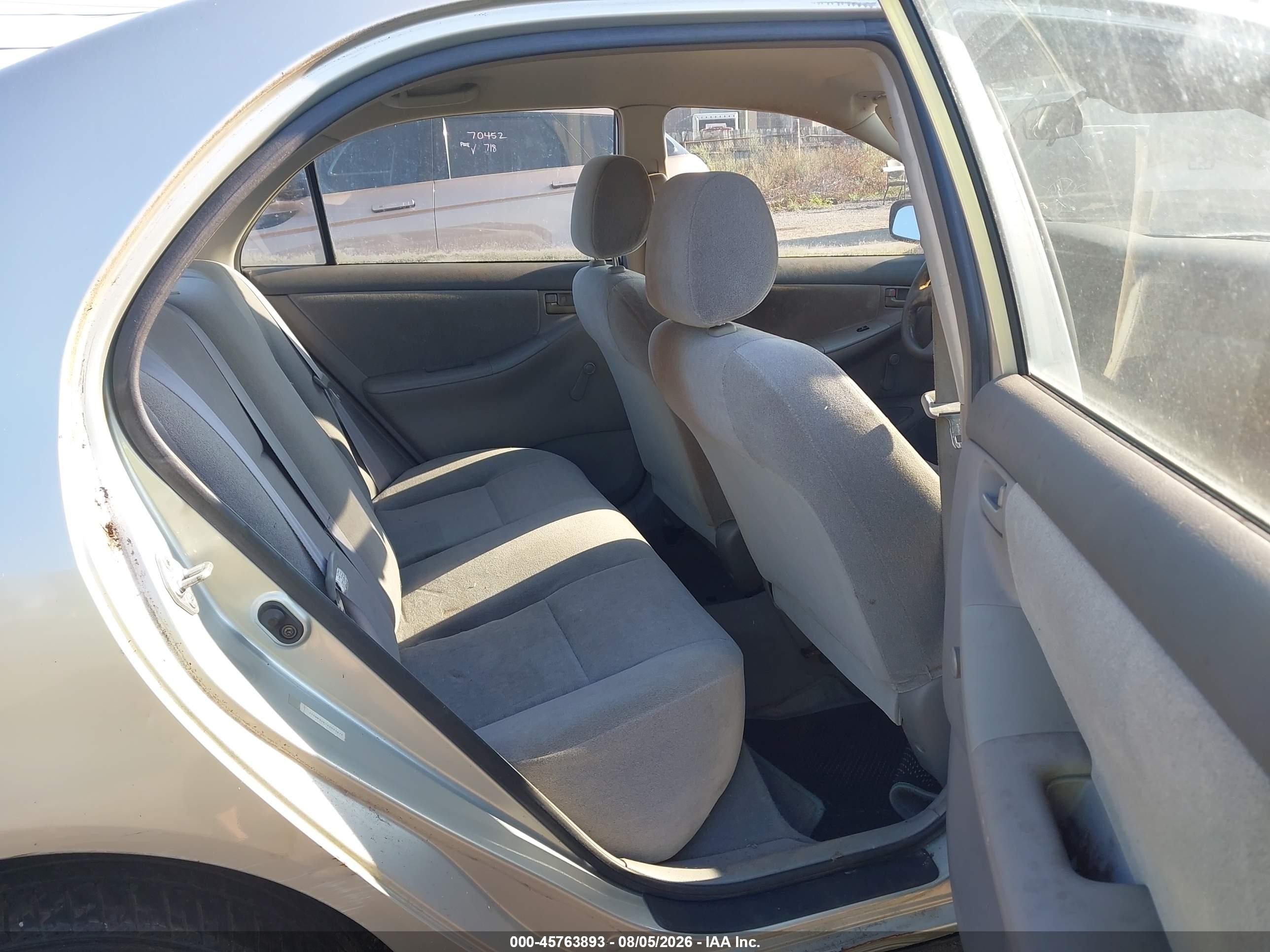 2004 Toyota Corolla Ce Silver vin: JTDBR32E142033477