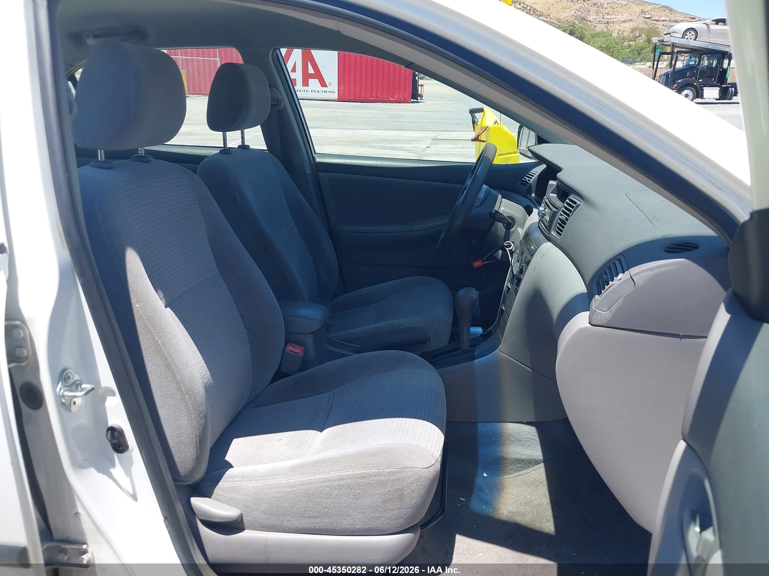 2006 Toyota Corolla Ce White vin: JTDBR32E160063500