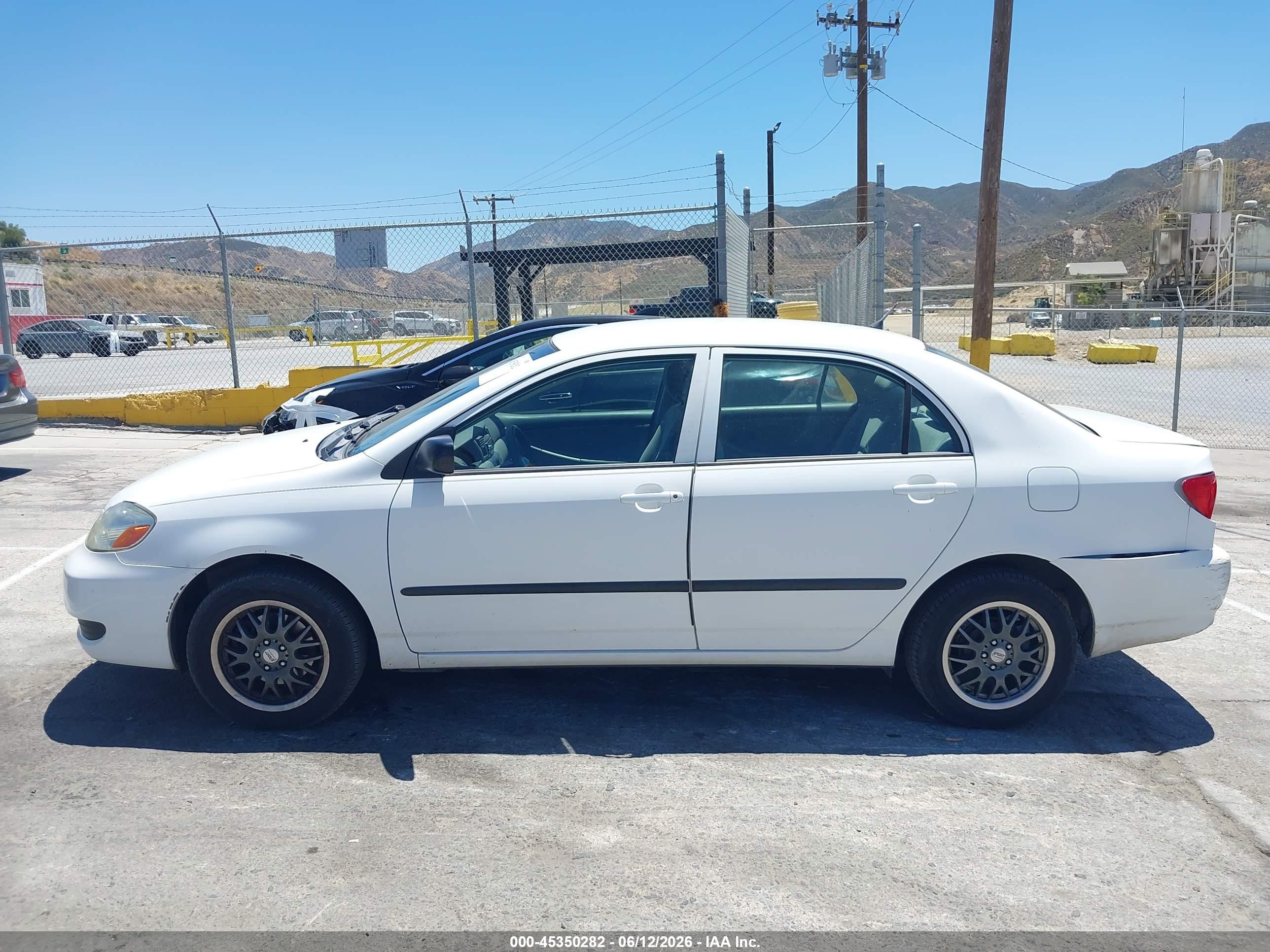 2006 Toyota Corolla Ce White vin: JTDBR32E160063500