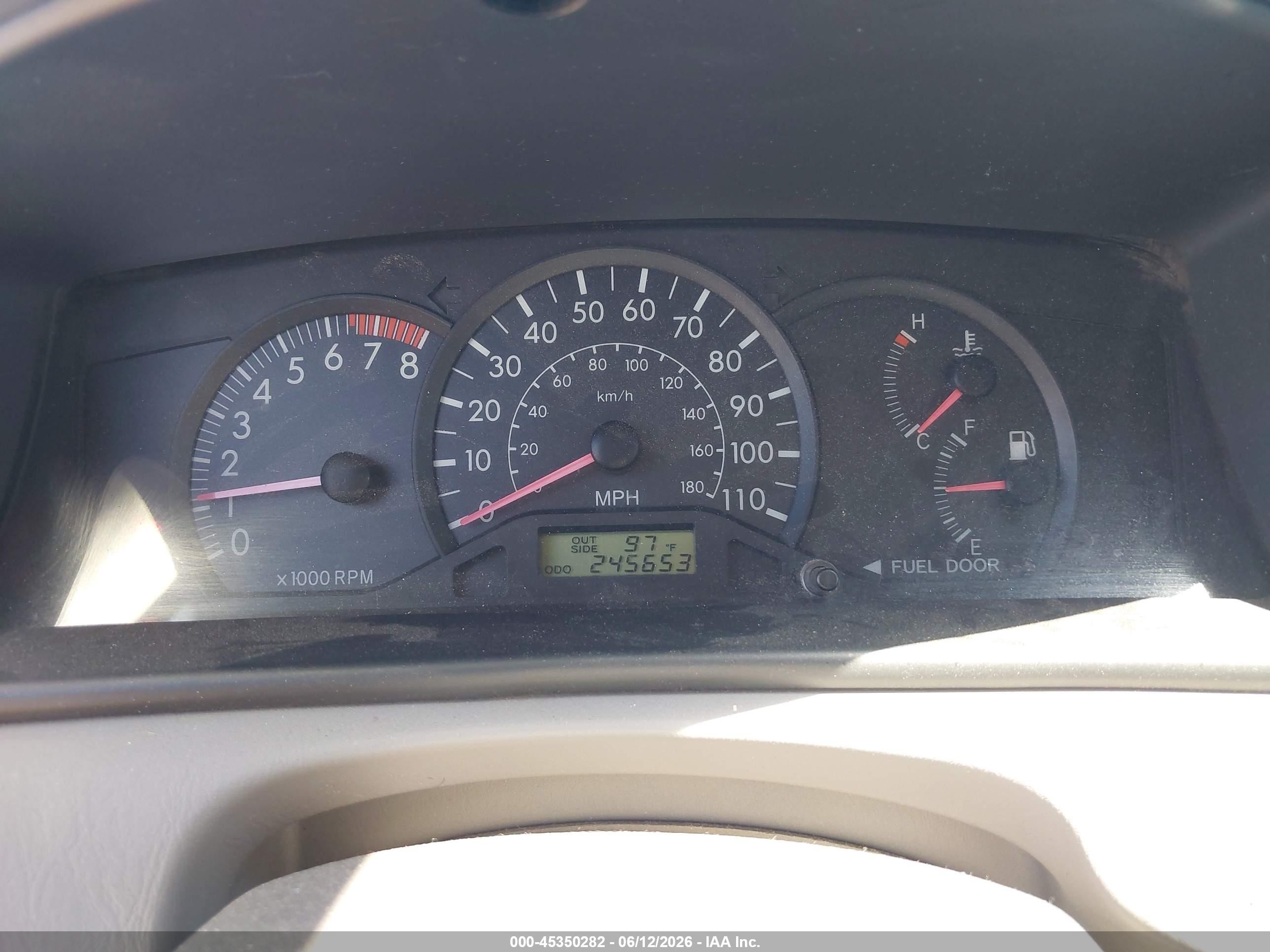 2006 Toyota Corolla Ce White vin: JTDBR32E160063500