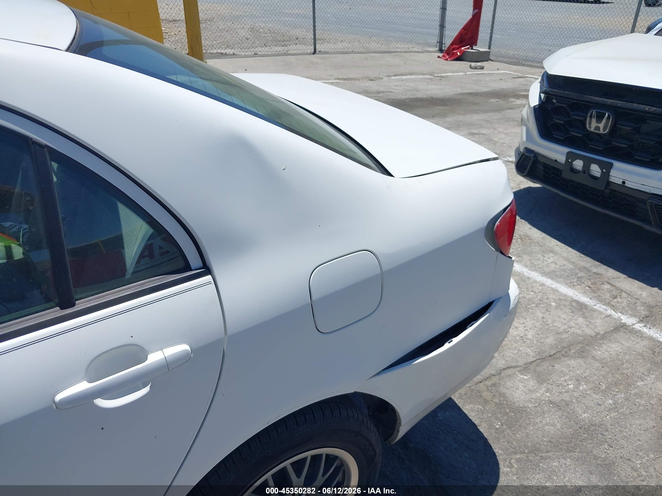 2006 Toyota Corolla Ce White vin: JTDBR32E160063500