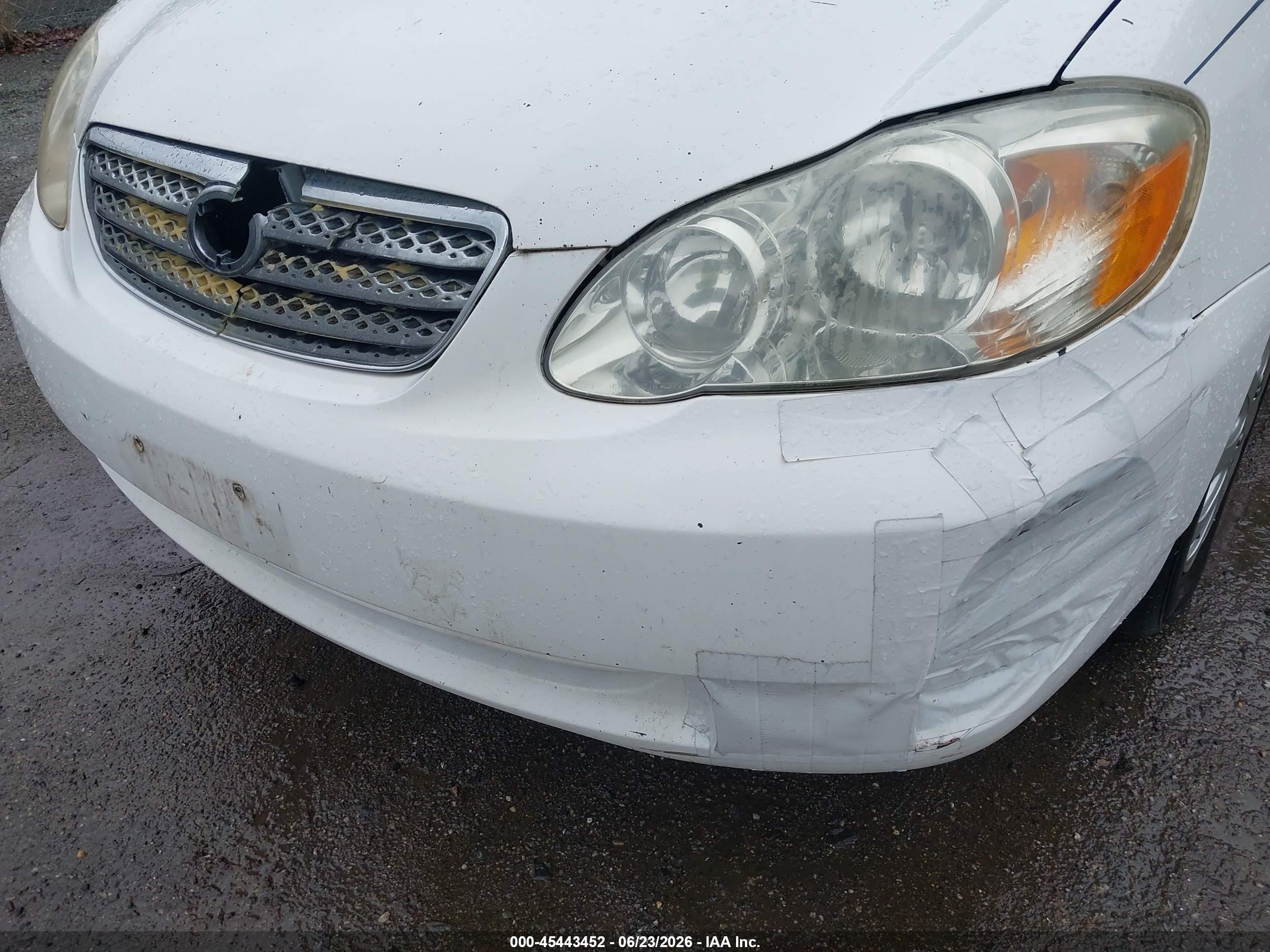 2006 Toyota Corolla Le White vin: JTDBR32E160063710