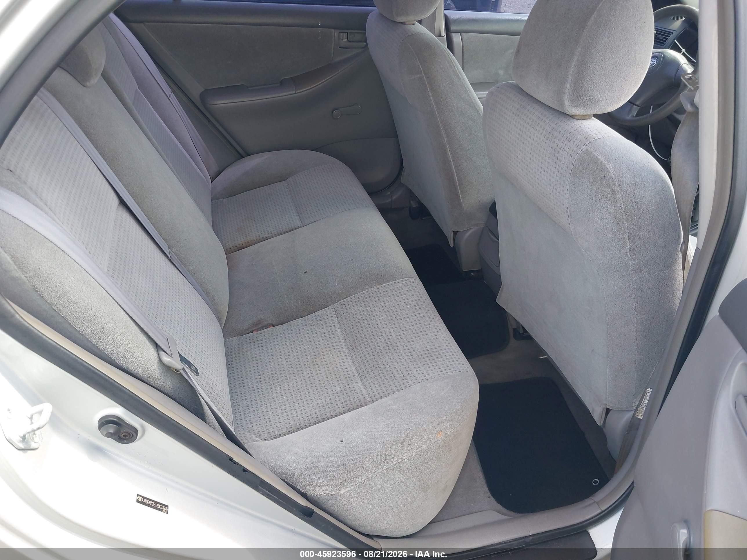 2006 Toyota Corolla Ce Silver vin: JTDBR32E160074948