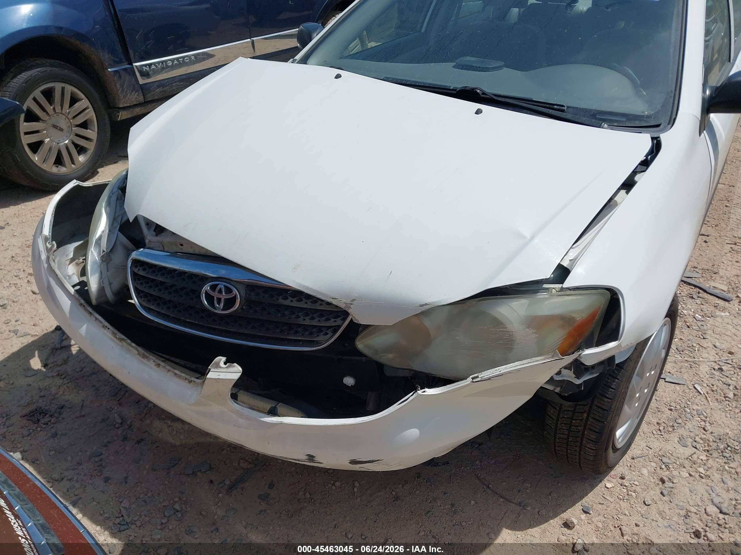 2007 Toyota Corolla Ce White vin: JTDBR32E170112339