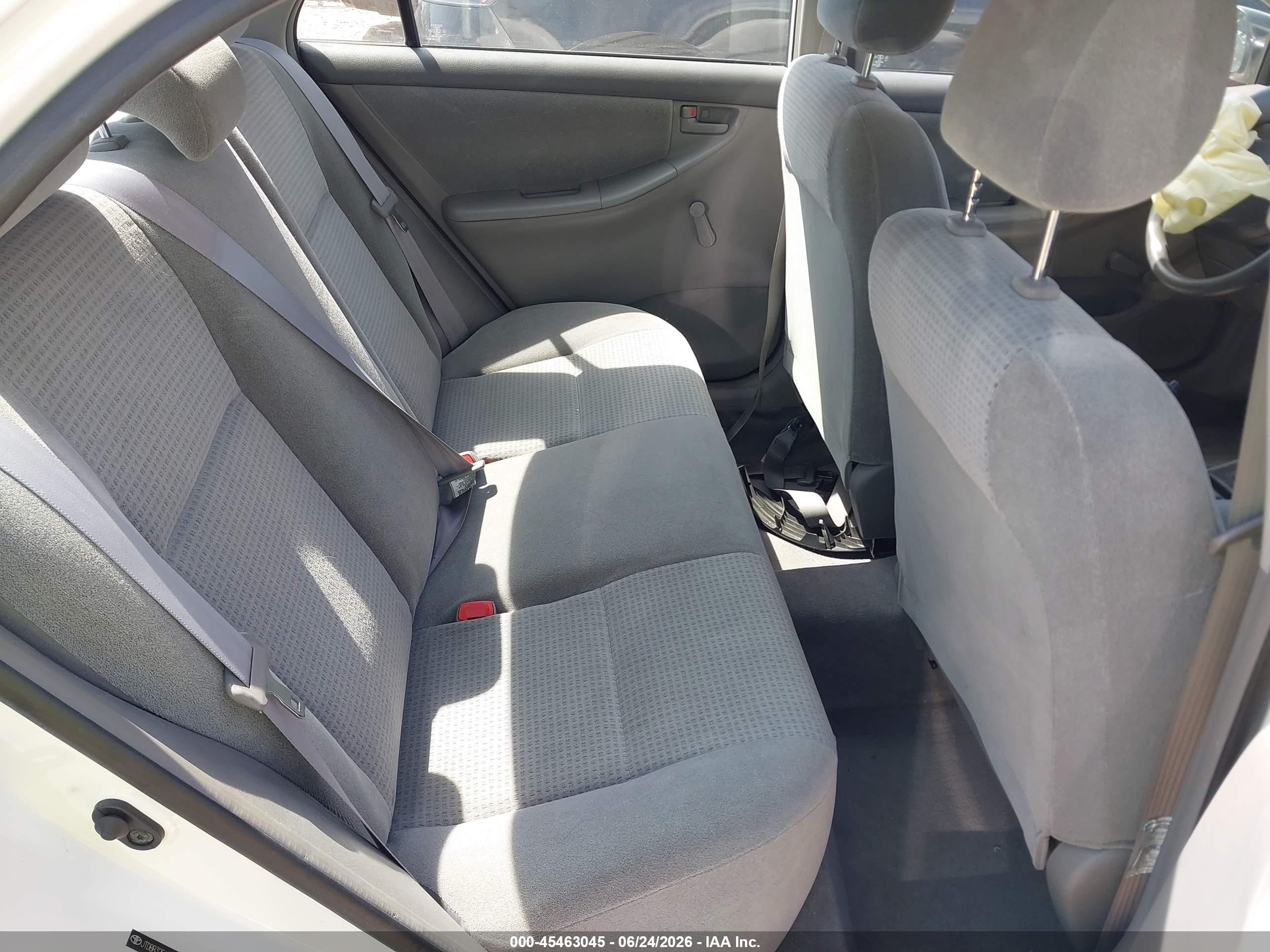 2007 Toyota Corolla Ce White vin: JTDBR32E170112339