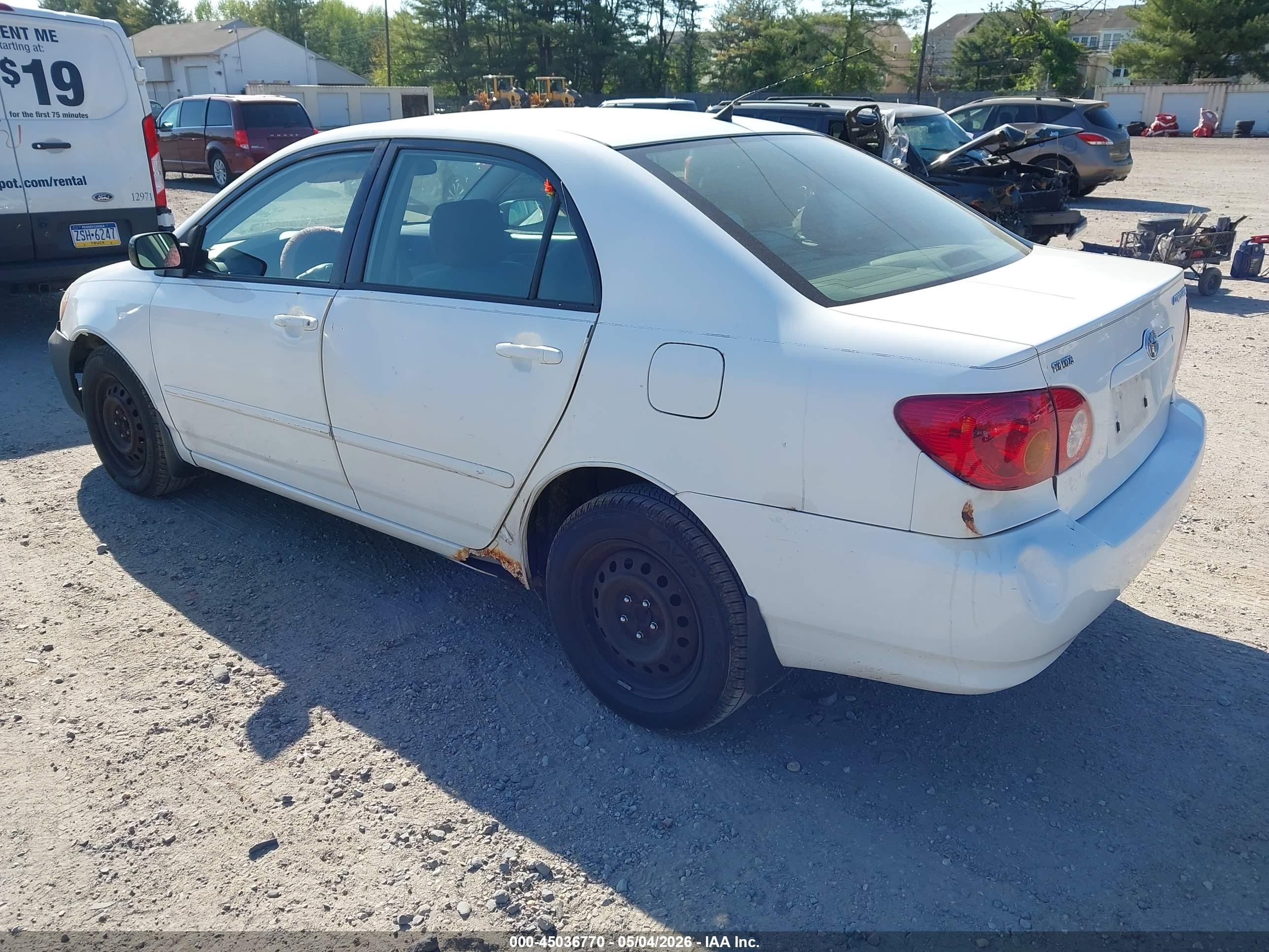 2007 Toyota Corolla Le White vin: JTDBR32E170126046