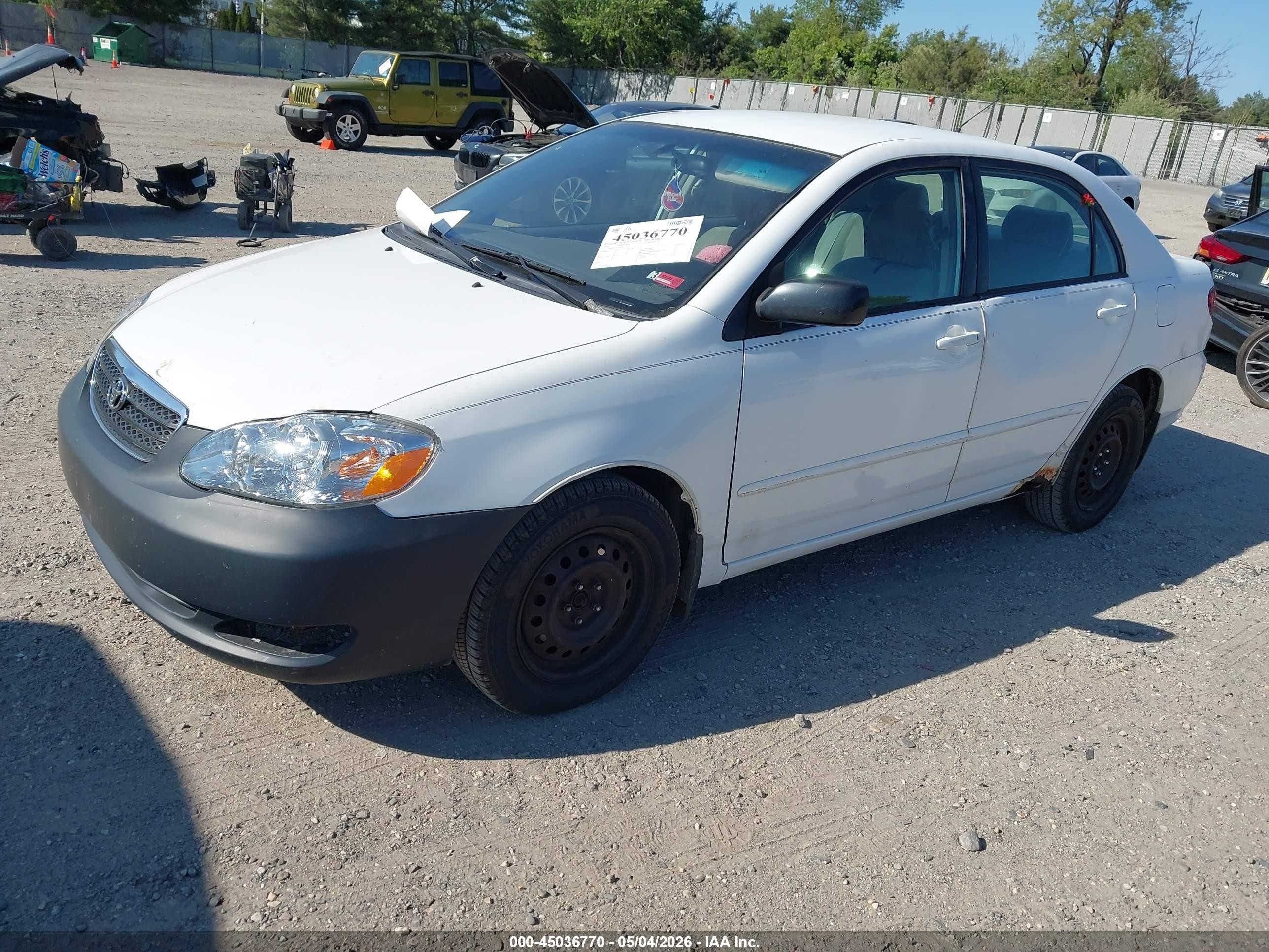 2007 Toyota Corolla Le White vin: JTDBR32E170126046