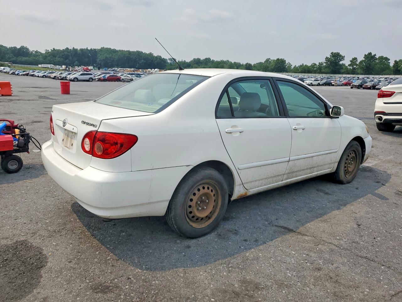 2007 Toyota Corolla Le White vin: JTDBR32E170133398
