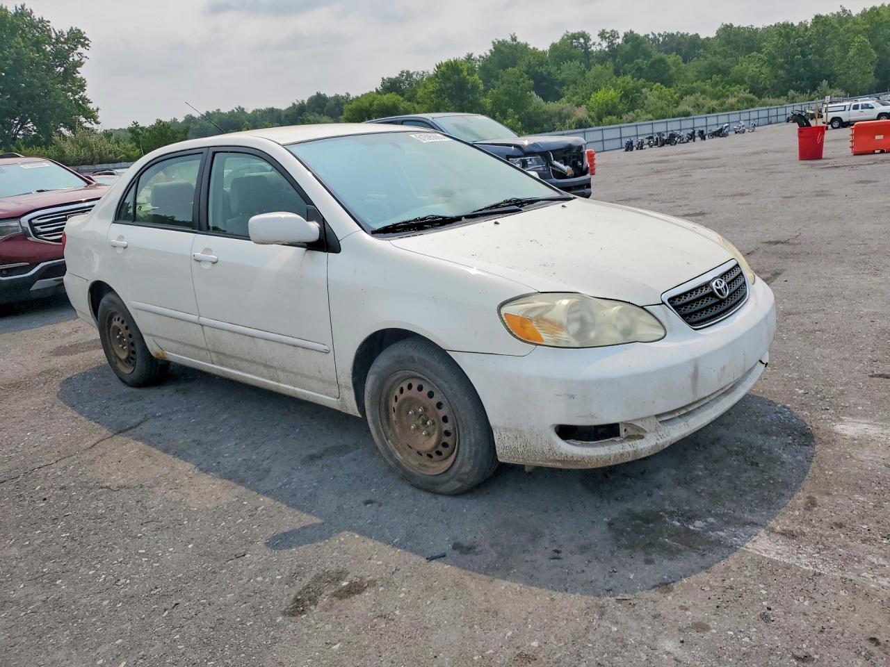 2007 Toyota Corolla Le White vin: JTDBR32E170133398