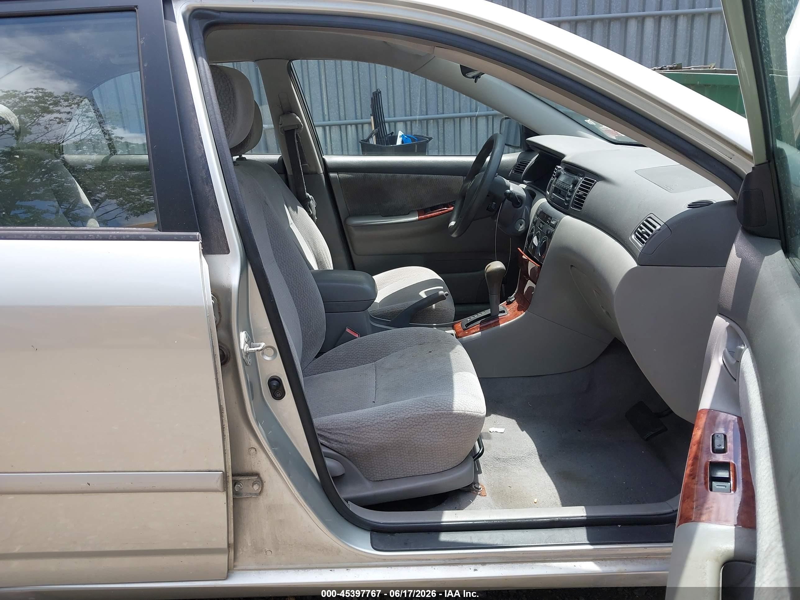 2003 Toyota Corolla Le Silver vin: JTDBR32E230011109