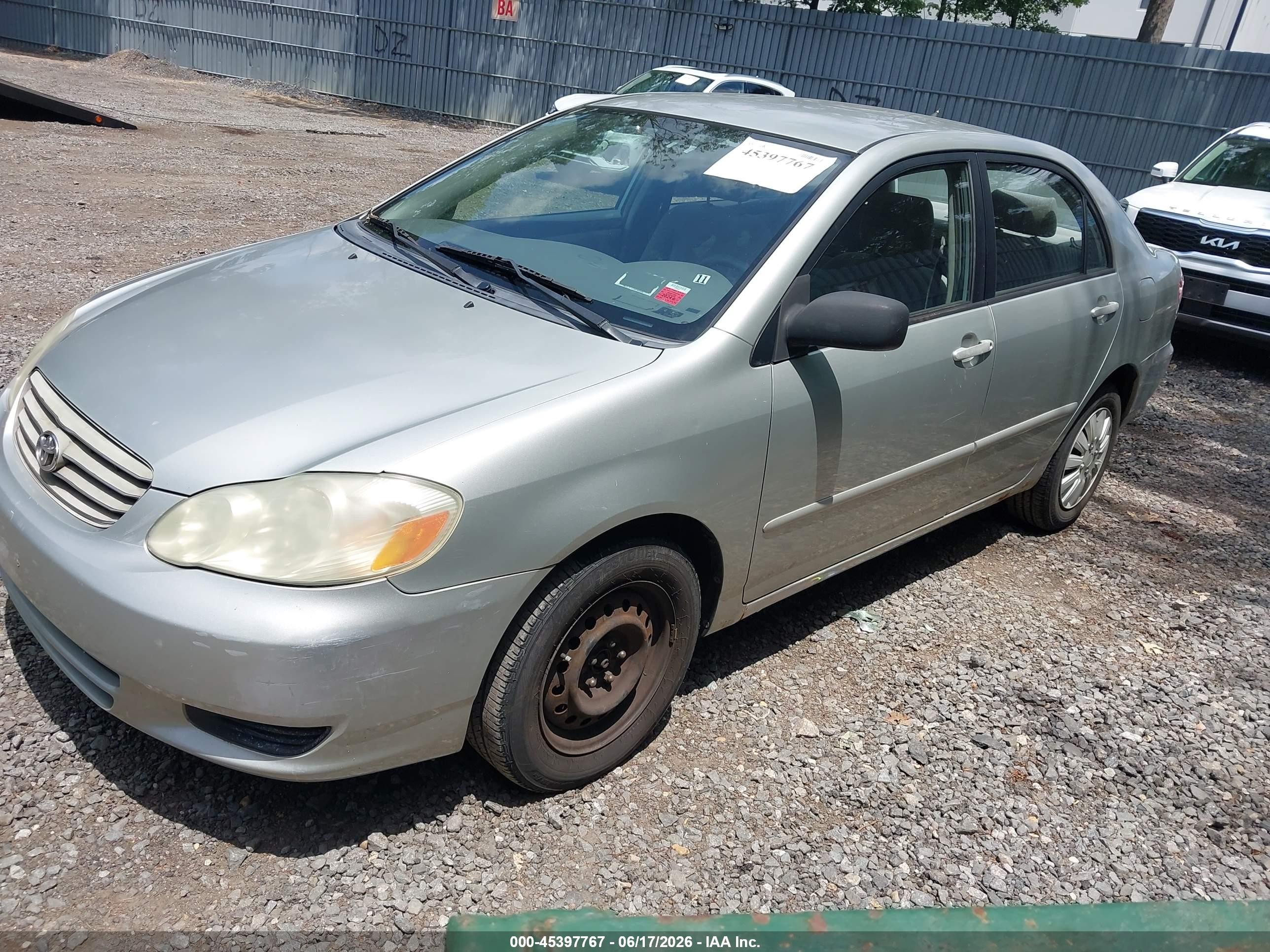 2003 Toyota Corolla Le Silver vin: JTDBR32E230011109