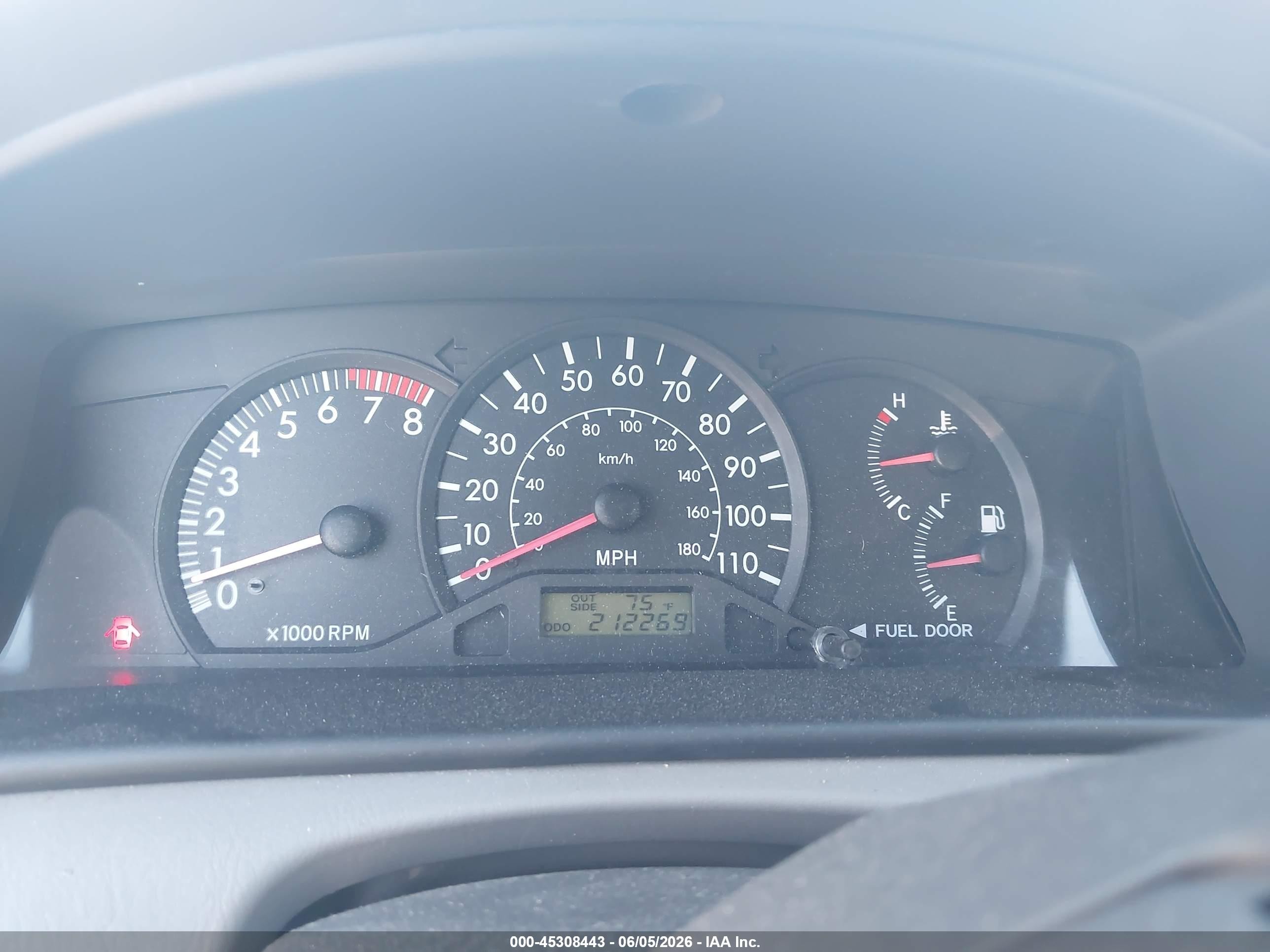 2003 Toyota Corolla Ce Silver vin: JTDBR32E230026113