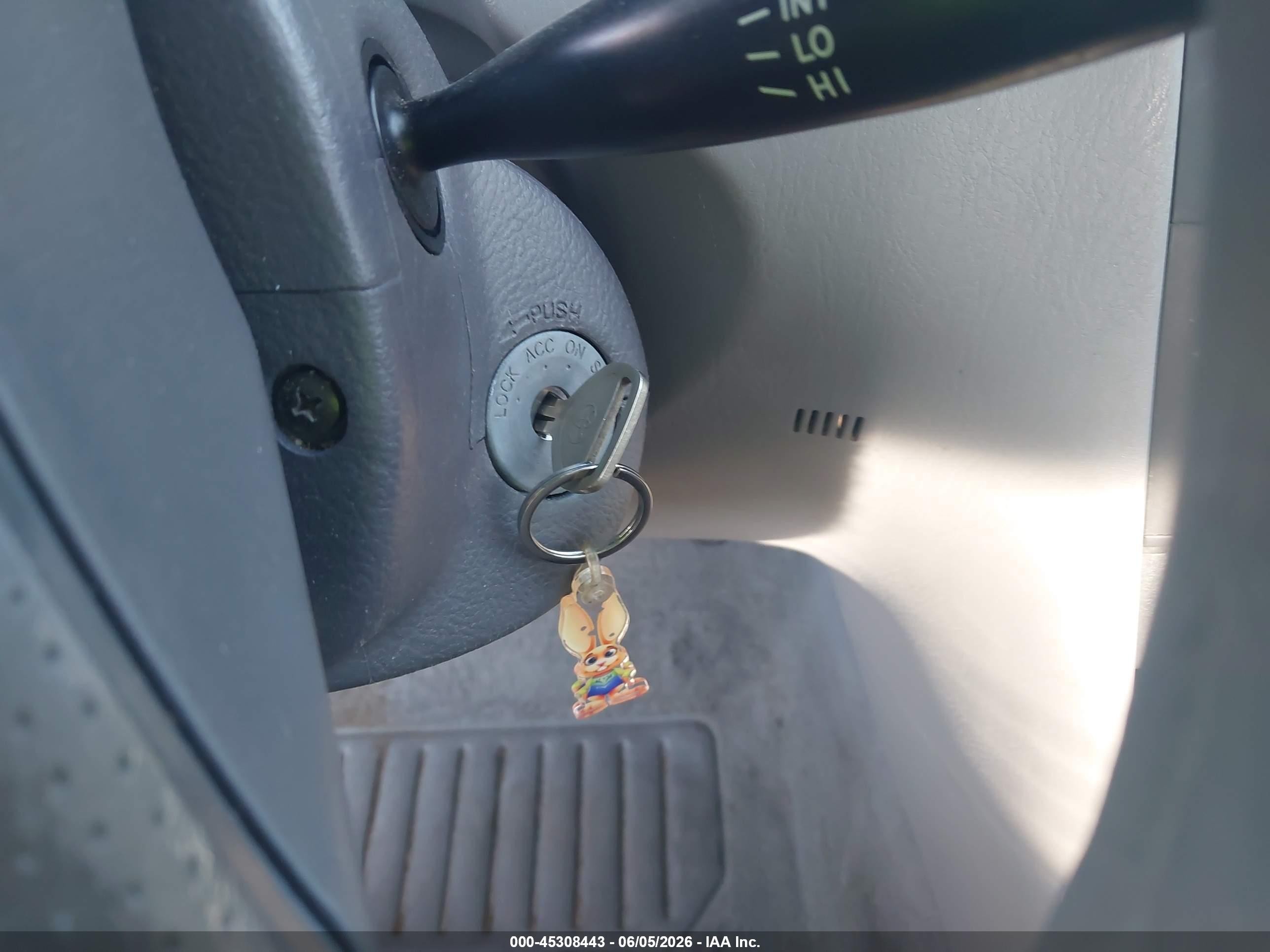 2003 Toyota Corolla Ce Silver vin: JTDBR32E230026113
