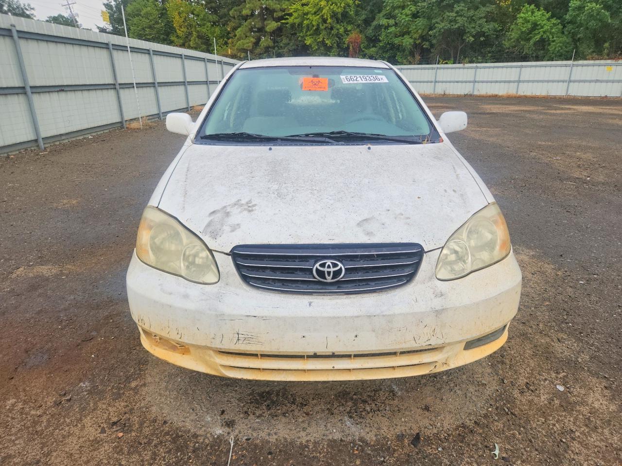 2003 Toyota Corolla Le White vin: JTDBR32E230028458