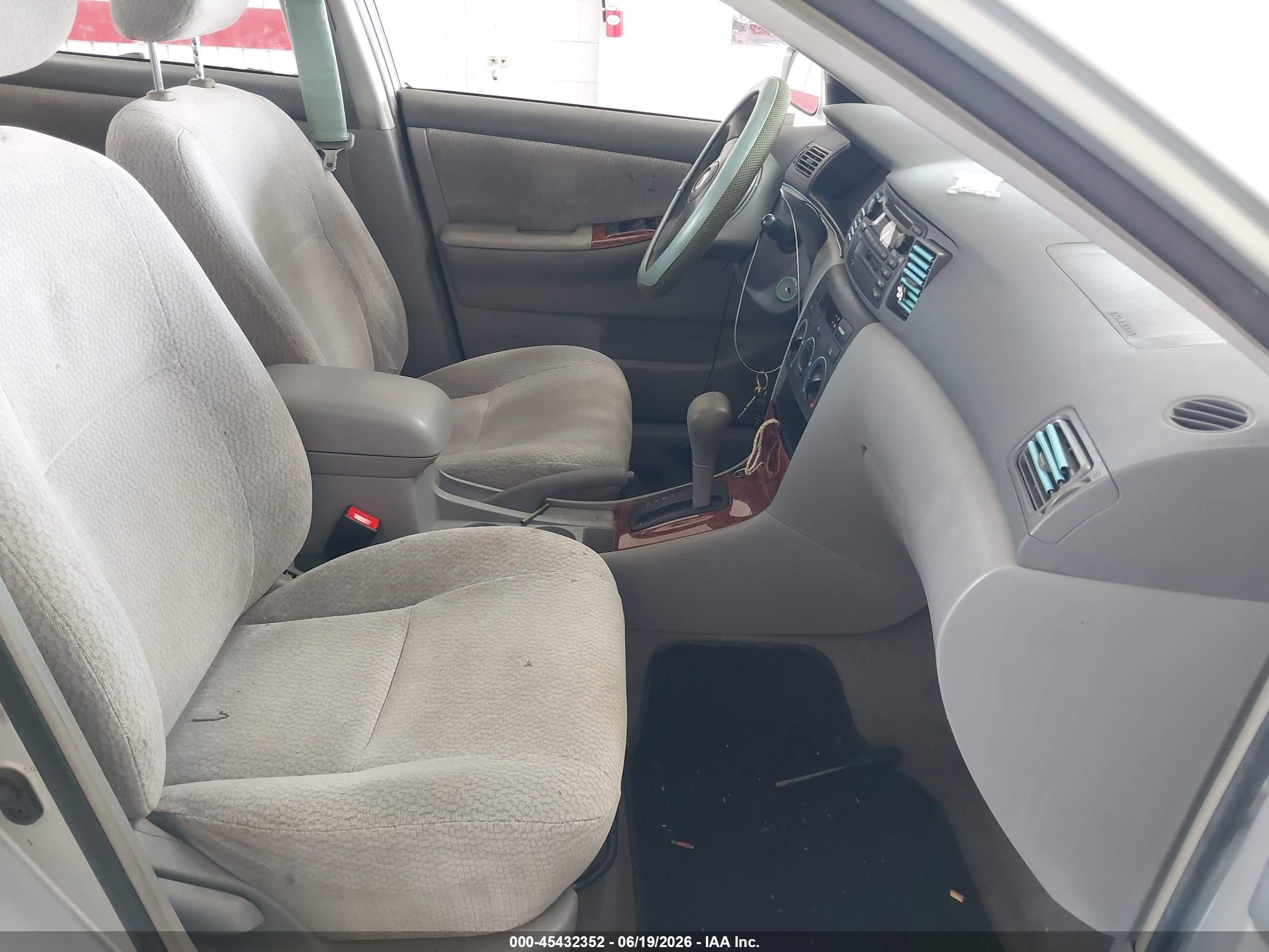 2003 Toyota Corolla Le Silver vin: JTDBR32E230044515