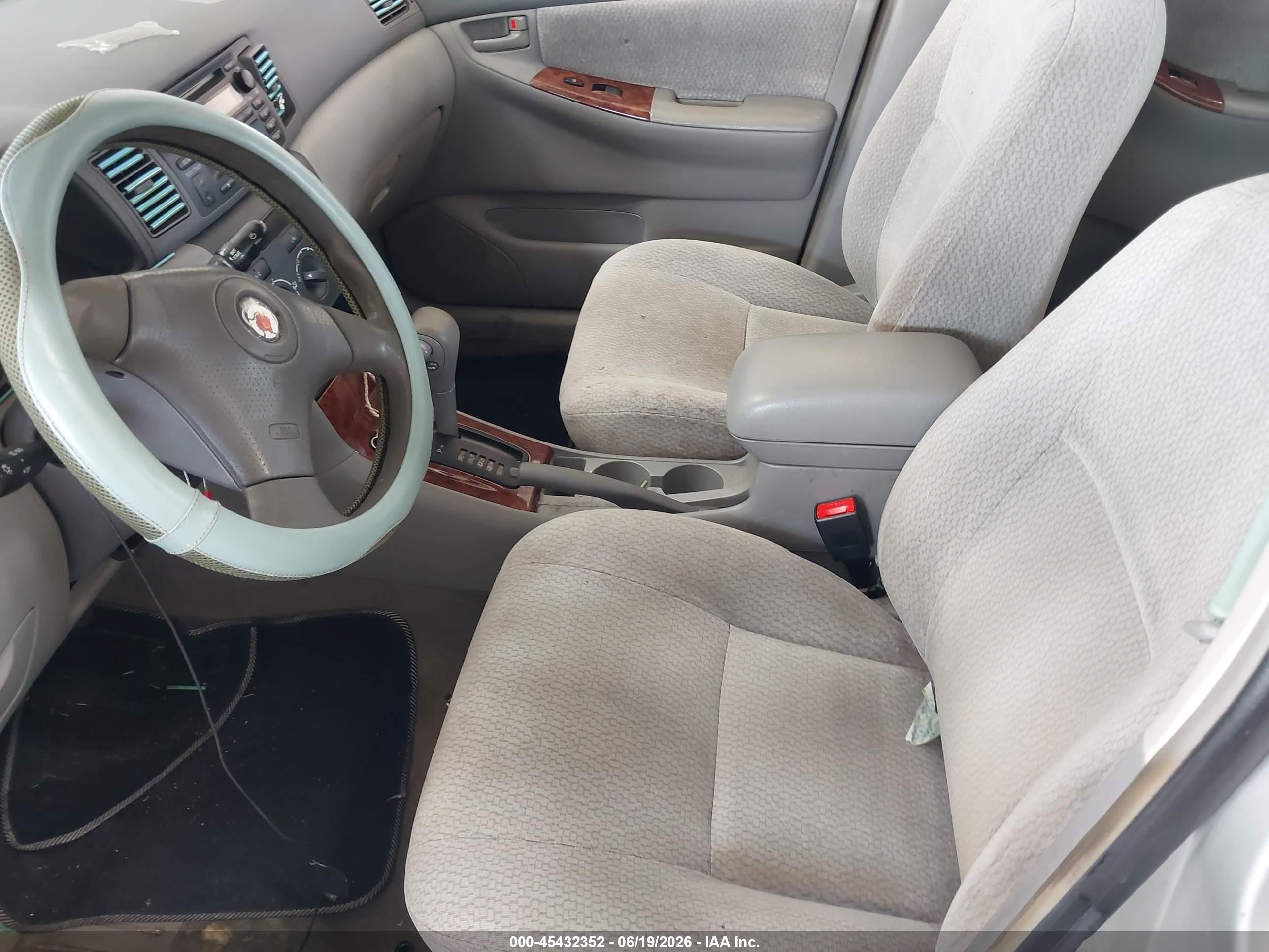 2003 Toyota Corolla Le Silver vin: JTDBR32E230044515