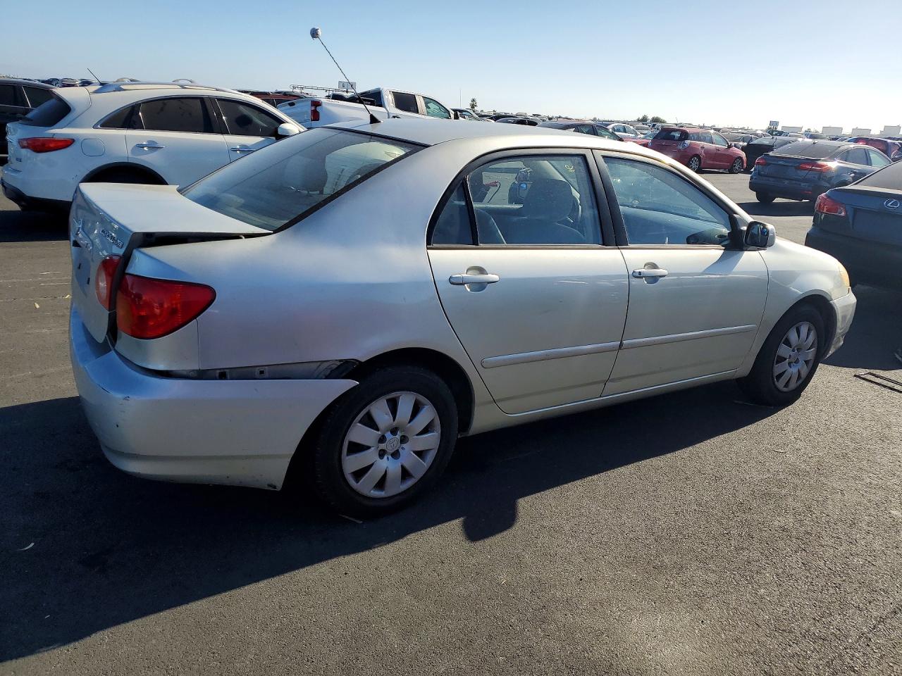 2003 Toyota Corolla Le Silver vin: JTDBR32E230050329