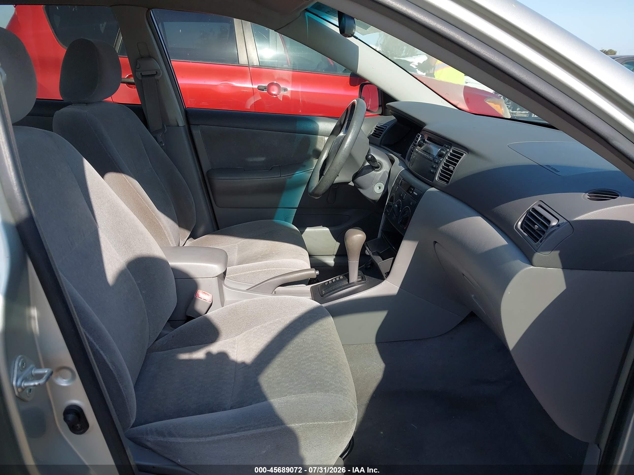 2004 Toyota Corolla Ce Silver vin: JTDBR32E242024738