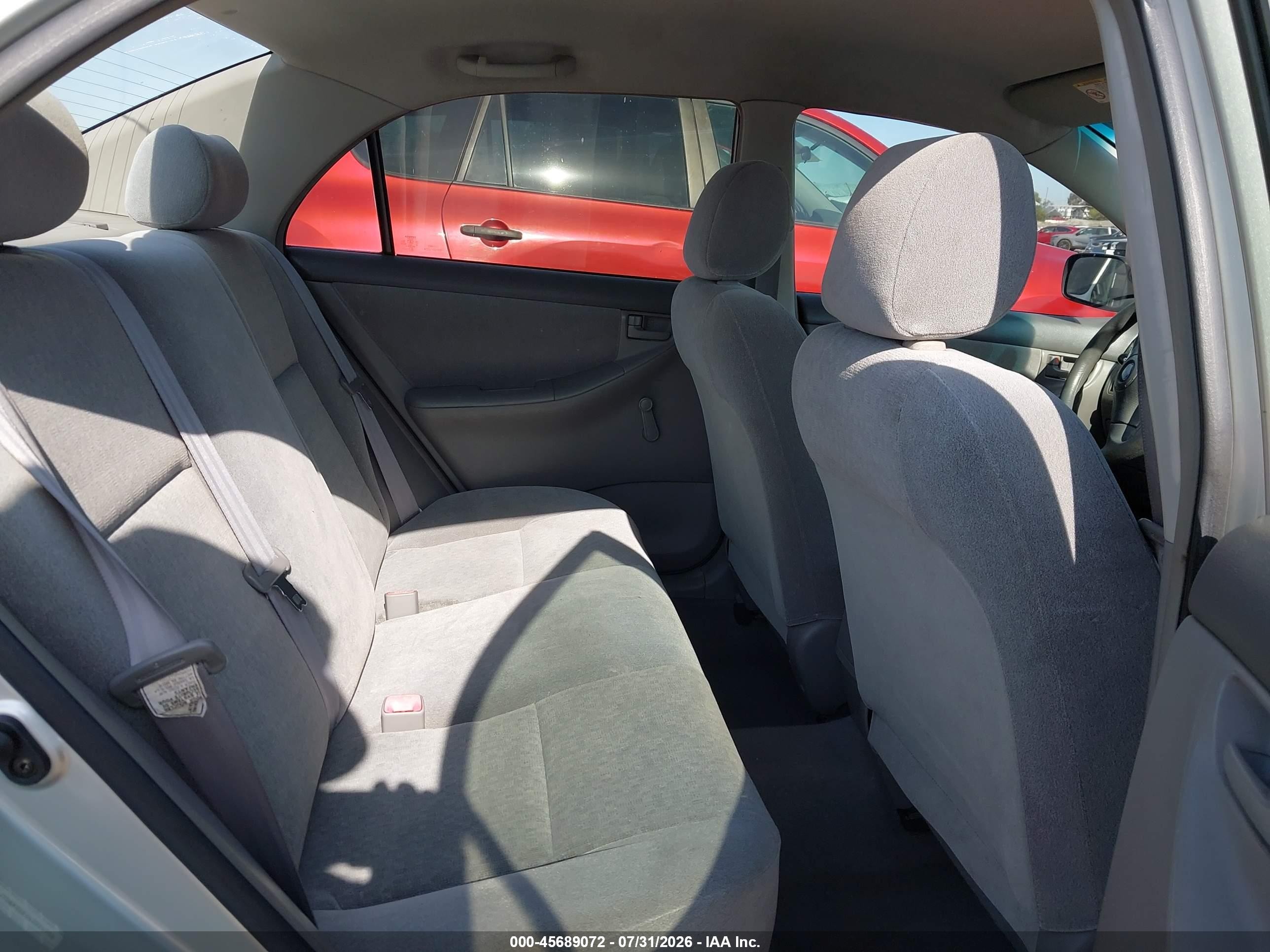 2004 Toyota Corolla Ce Silver vin: JTDBR32E242024738